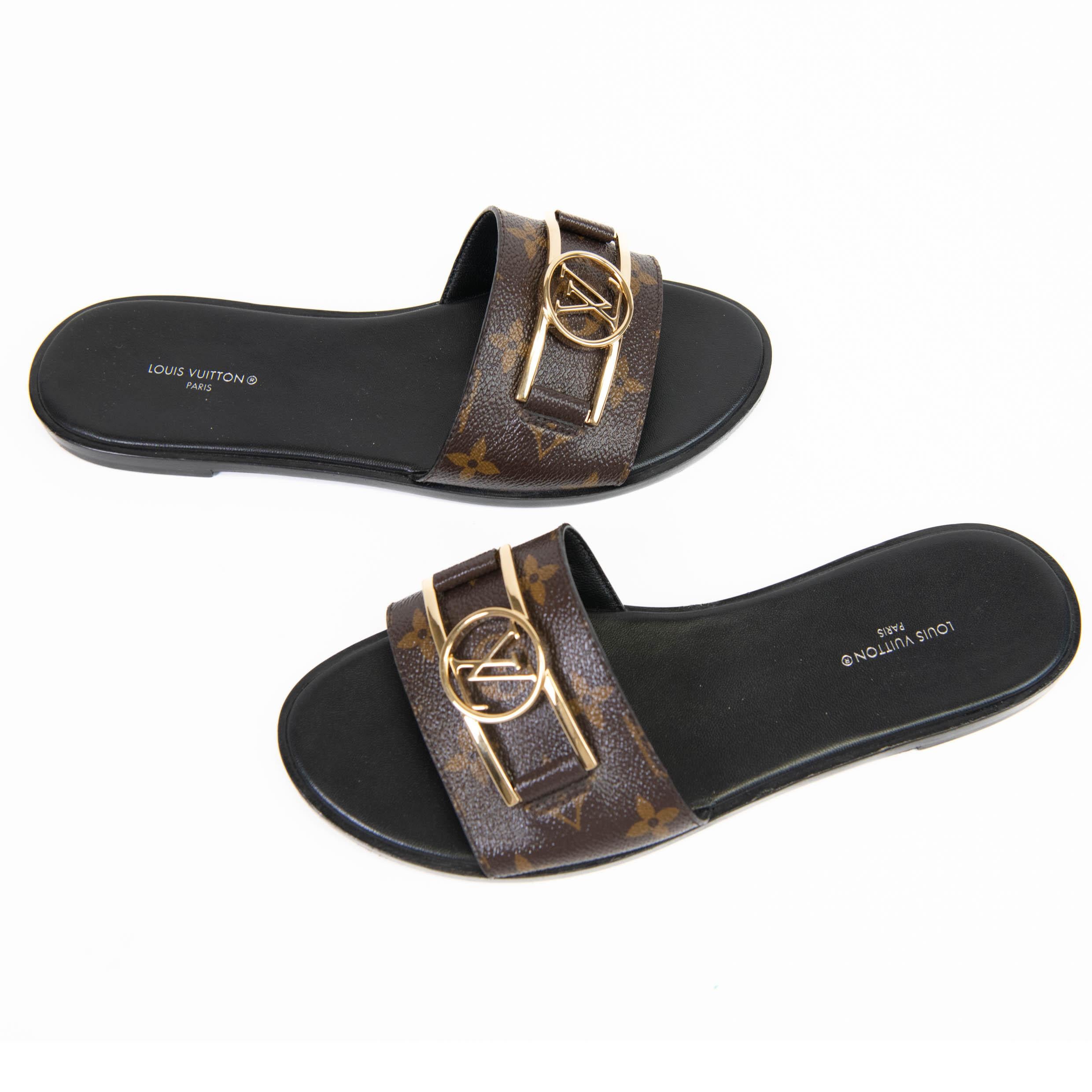 Louis Vuitton Brown Patent Monogram Lock It Flat Mules Size 38 In Good Condition In Corona Del Mar, CA