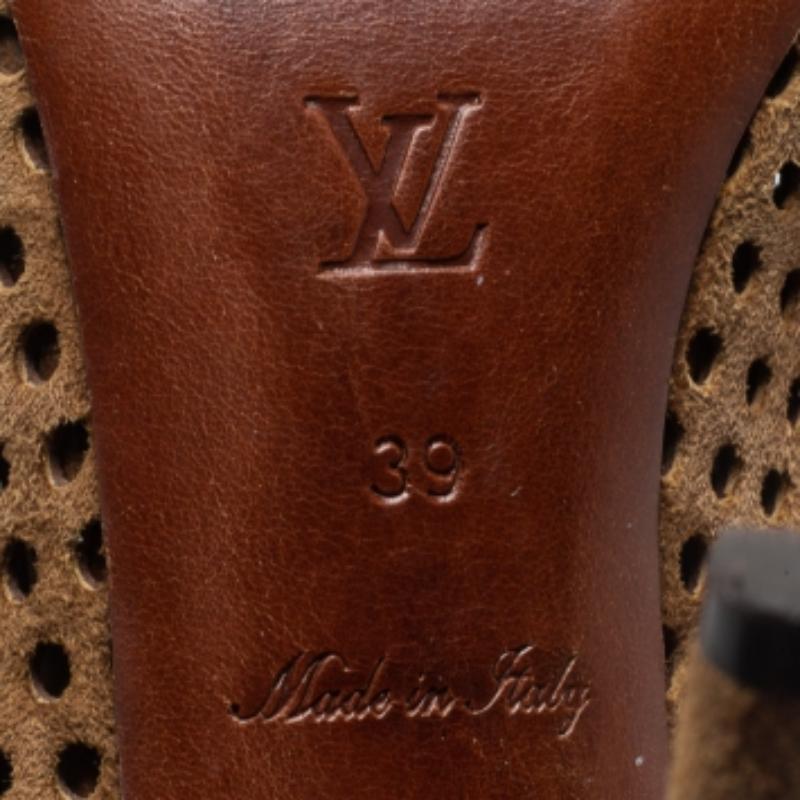 Louis Vuitton - Bottines en daim perforé Brown - Taille 39 en vente 2