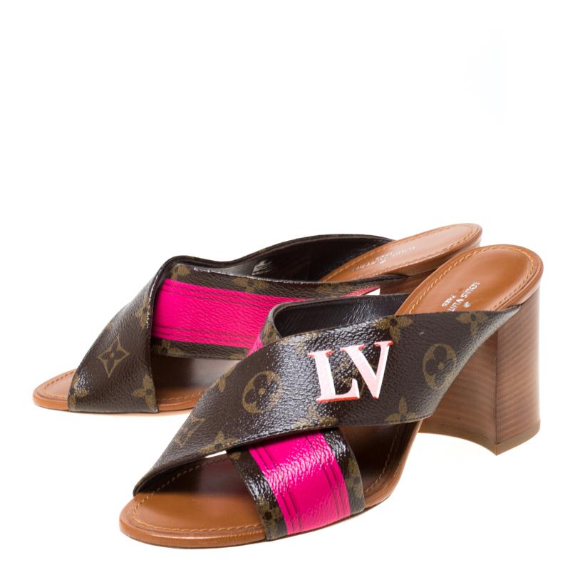 Louis Vuitton Brown/Pink Monogram Canvas Panorama Slide Mule Sandals Size 37 In New Condition For Sale In Dubai, Al Qouz 2