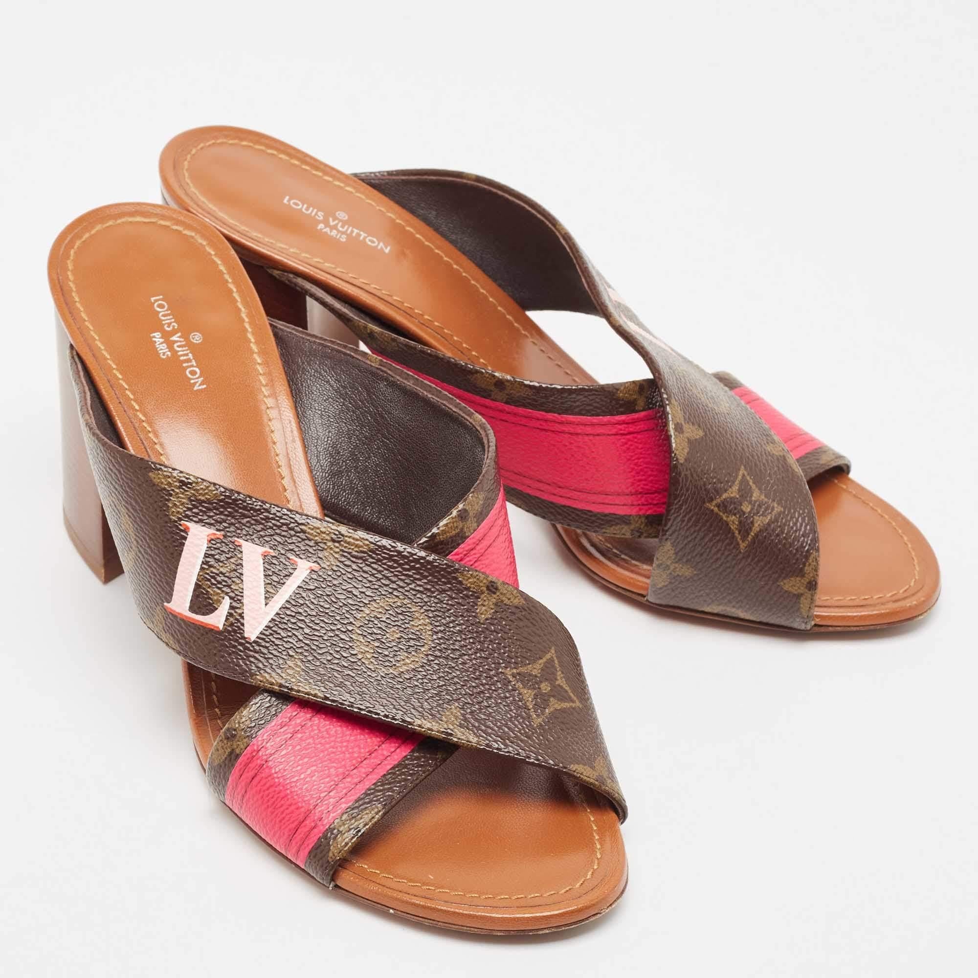 Louis Vuitton Brown/Pink Monogram Canvas Slide Sandals Size 39 In Good Condition In Dubai, Al Qouz 2