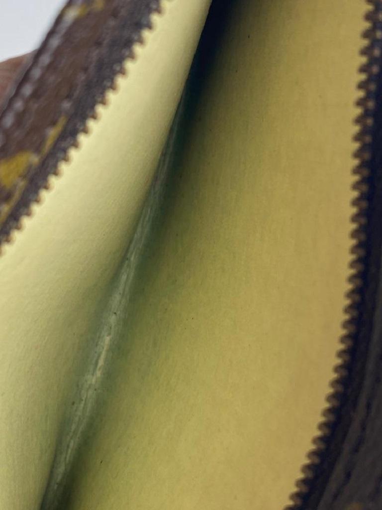 Louis Vuitton Rare sac de toilette vintage marron avec monogramme 15 10la520 pour maquillage Bon état - En vente à Dix hills, NY