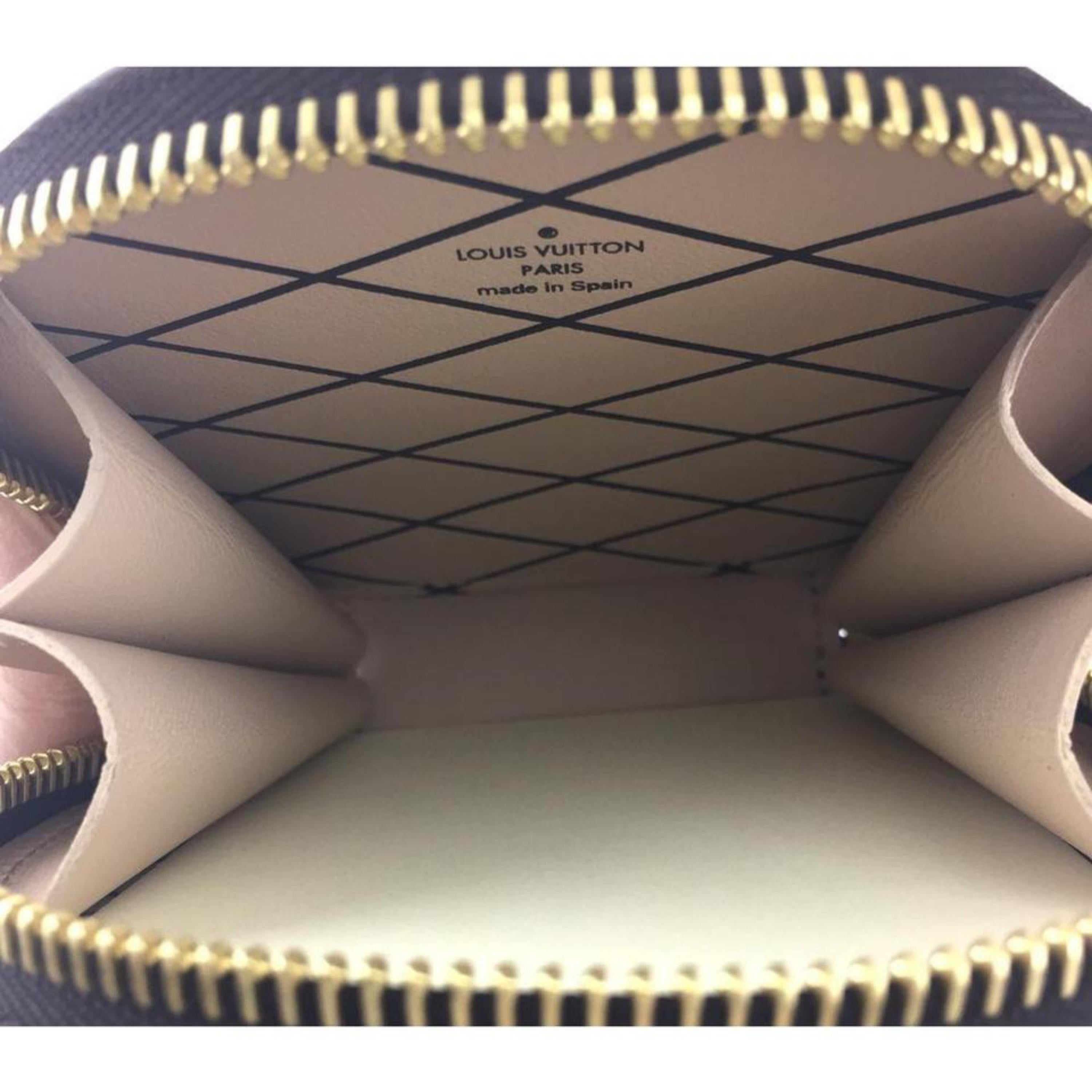 Louis Vuitton Brown ( Runway) Limited Grace Coddington Catogram Micro Boite Chape Neuf - En vente à Forest Hills, NY