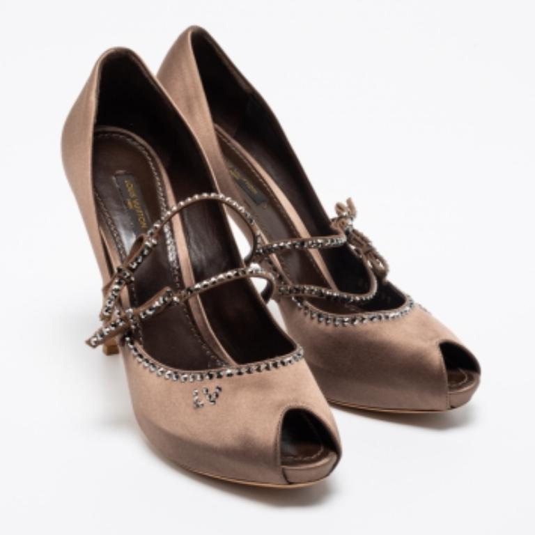 Louis Vuitton Brown Satin Crystal Embellished Peep Toe Pumps Size 40 For Sale 3