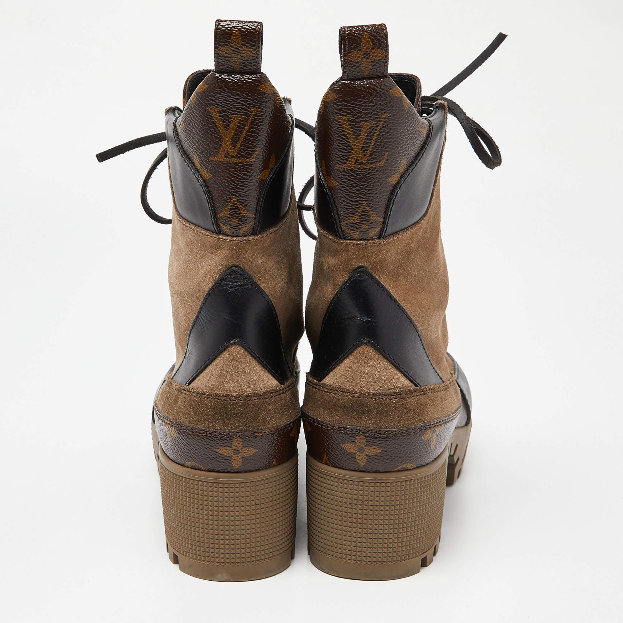 Louis Vuitton Brown Suede and Monogram Canvas Laureate Ankle Boots Size 38.5 In Good Condition For Sale In Dubai, Al Qouz 2