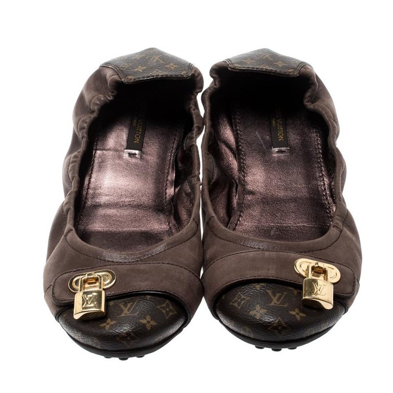Louis Vuitton Brown Suede And Monogram Canvas Lucky Scrunch Ballet Flats Size 40 For Sale at 1stdibs