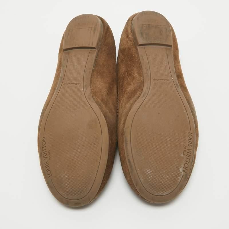 Louis Vuitton Bailarinas con Lazo en Ante Marrón Dados Talla 38 en venta 2