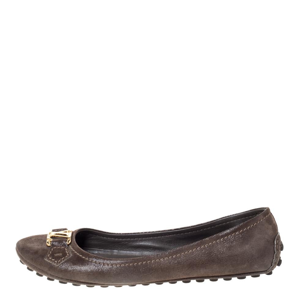 These ballet flats from Louis Vuitton are simple and oh, so cute! They have a suede exterior with the signature LV perched on the uppers. The flats are complete with round toes and rubber pebbling on the outsoles.

Includes:Original Dustbag
