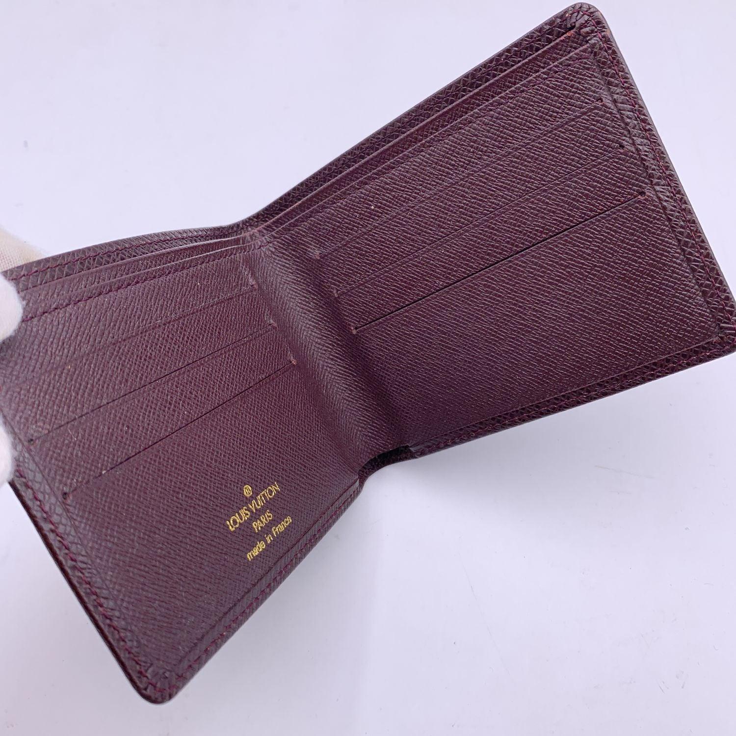 Women's or Men's Louis Vuitton Brown Taiga Leather Card Holder Bifold Wallet For Sale