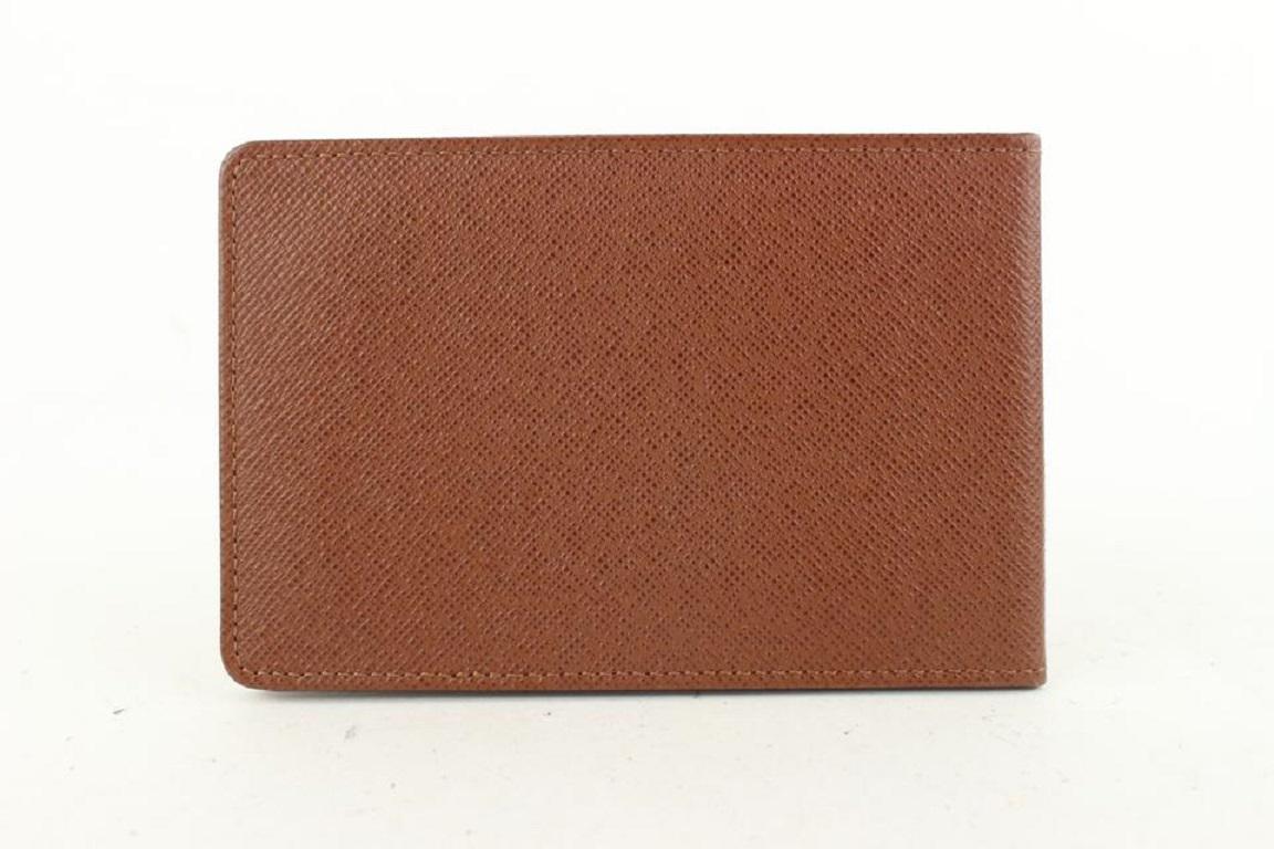 Louis Vuitton Portefeuille porte-cartes ID Cas en cuir marron Taiga 551lvs611 en vente 2