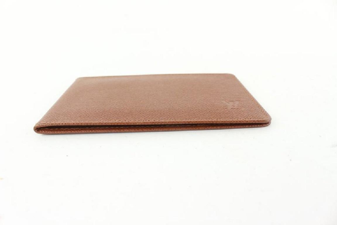Louis Vuitton Portefeuille porte-cartes ID Cas en cuir marron Taiga 551lvs611 en vente 3
