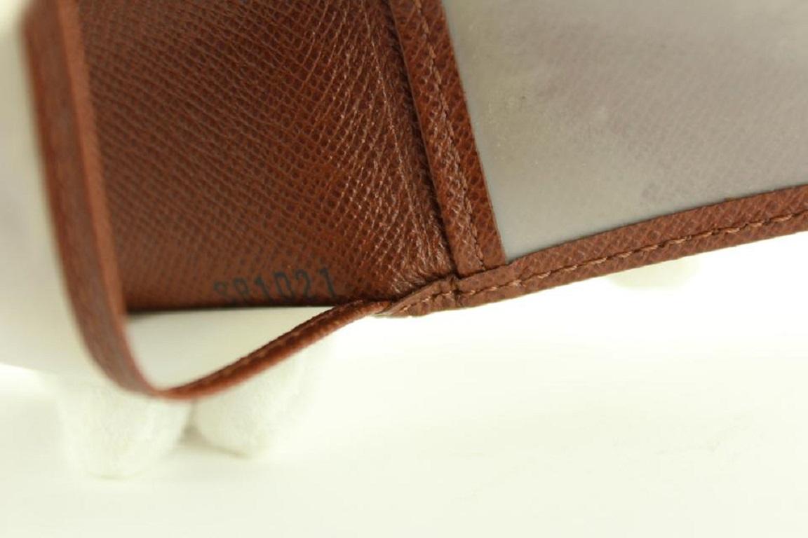 Louis Vuitton Brown Taiga Leather Card Holder ID Wallet Case 5lvs1231 In Good Condition For Sale In Dix hills, NY