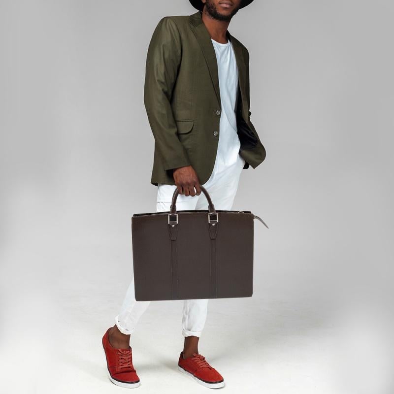 Louis Vuitton Brown Taiga Leather Lozan Briefcase In Good Condition In Dubai, Al Qouz 2
