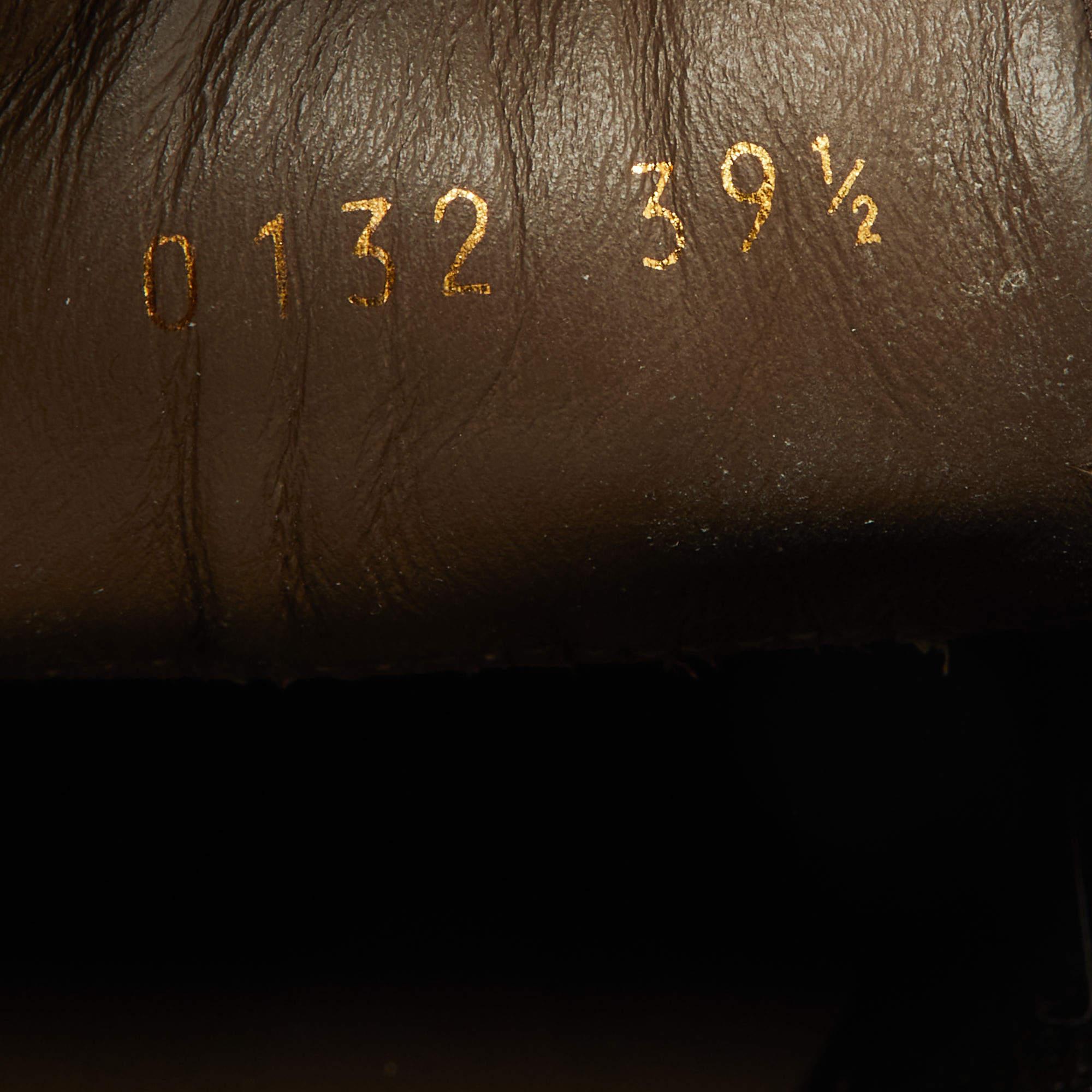 Louis Vuitton Brown Textured Suede and Monogram Fabric Low Top Sneakers Größe 39. im Zustand „Gut“ im Angebot in Dubai, Al Qouz 2