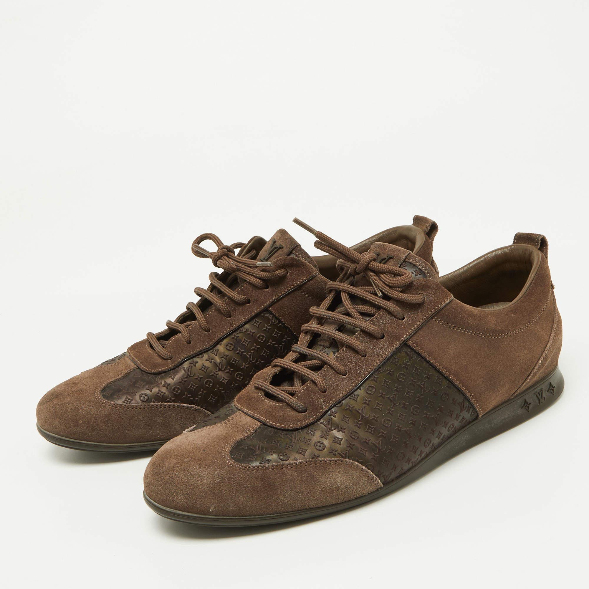 Louis Vuitton Brown Textured Suede and Monogram Fabric Low Top Sneakers Size 39. For Sale 2