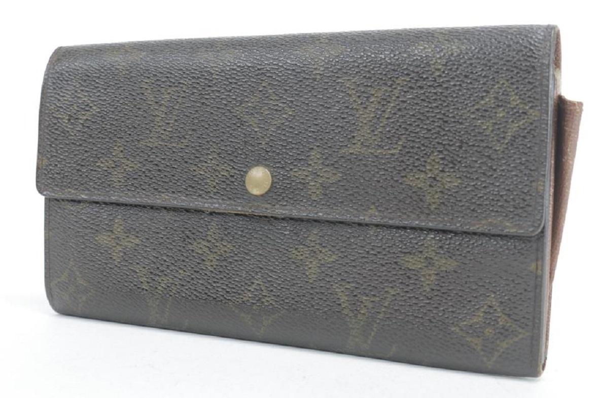 Date Code/Serial Number: TH0092
 Made In: France
 Measurements(inches): Length: 7.25 Width: 0.75 Height: 4.1
  
 GOOD CONDITION
 (7/10 or B)
 Retail $775
 
 Exterior: Some rubbing on edge of flap. Minor fading and rubbing throughout 
 Coin Pouch: