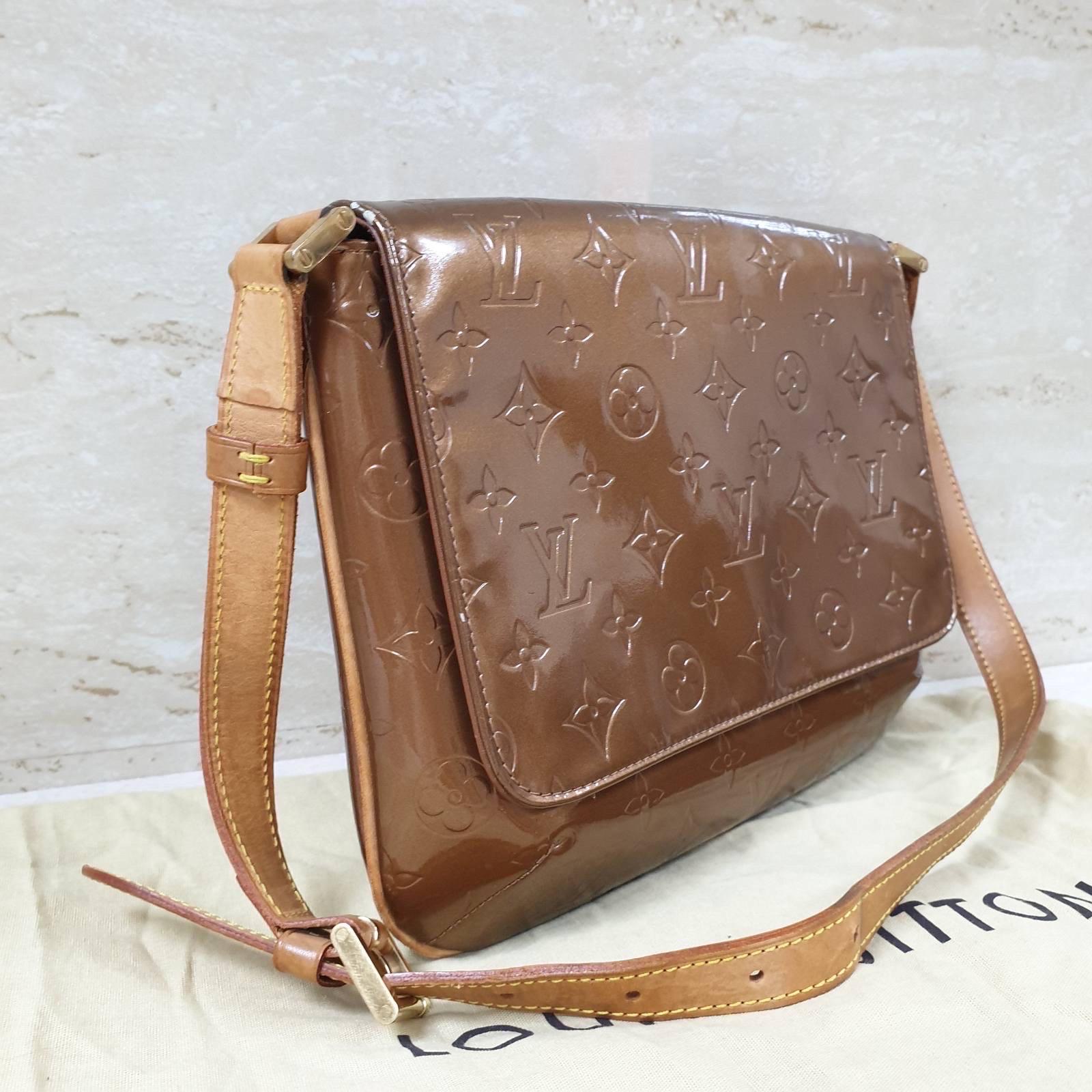 Marron Louis Vuitton - Sac porté épaule marron « Vernis Thompson Street » en vente