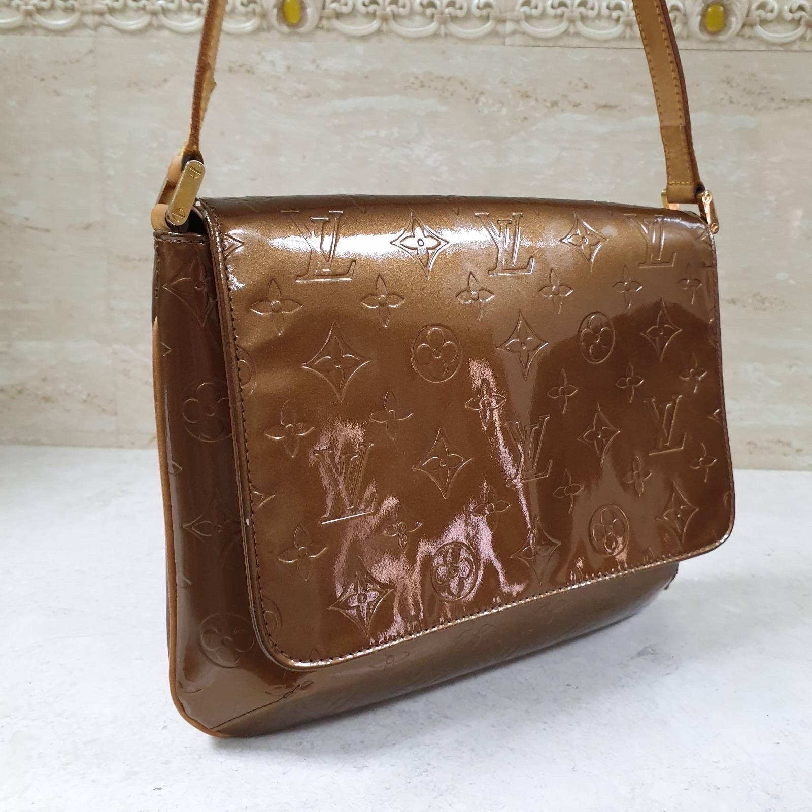 Louis Vuitton - Sac porté épaule marron « Vernis Thompson Street » en vente 3