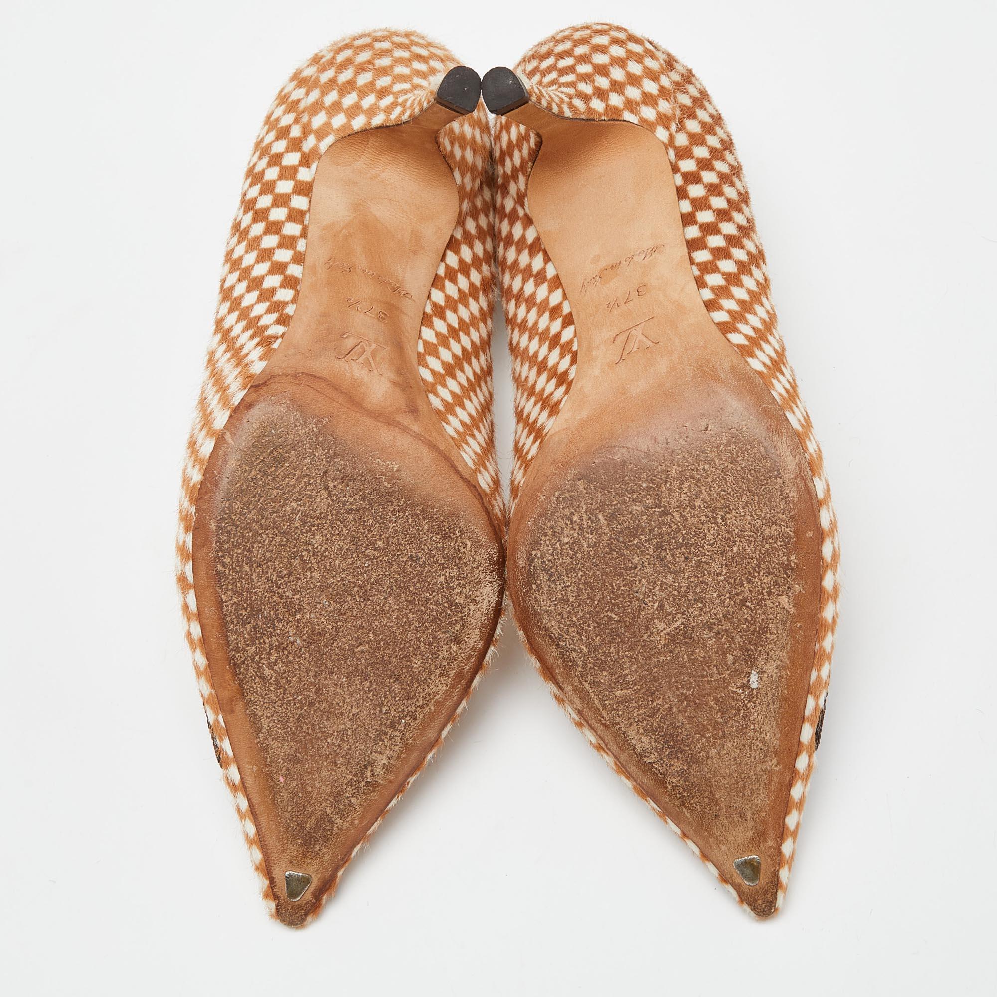 Louis Vuitton Brown/White Daimier Calf Hair Pumps Size 37.5 For Sale 2