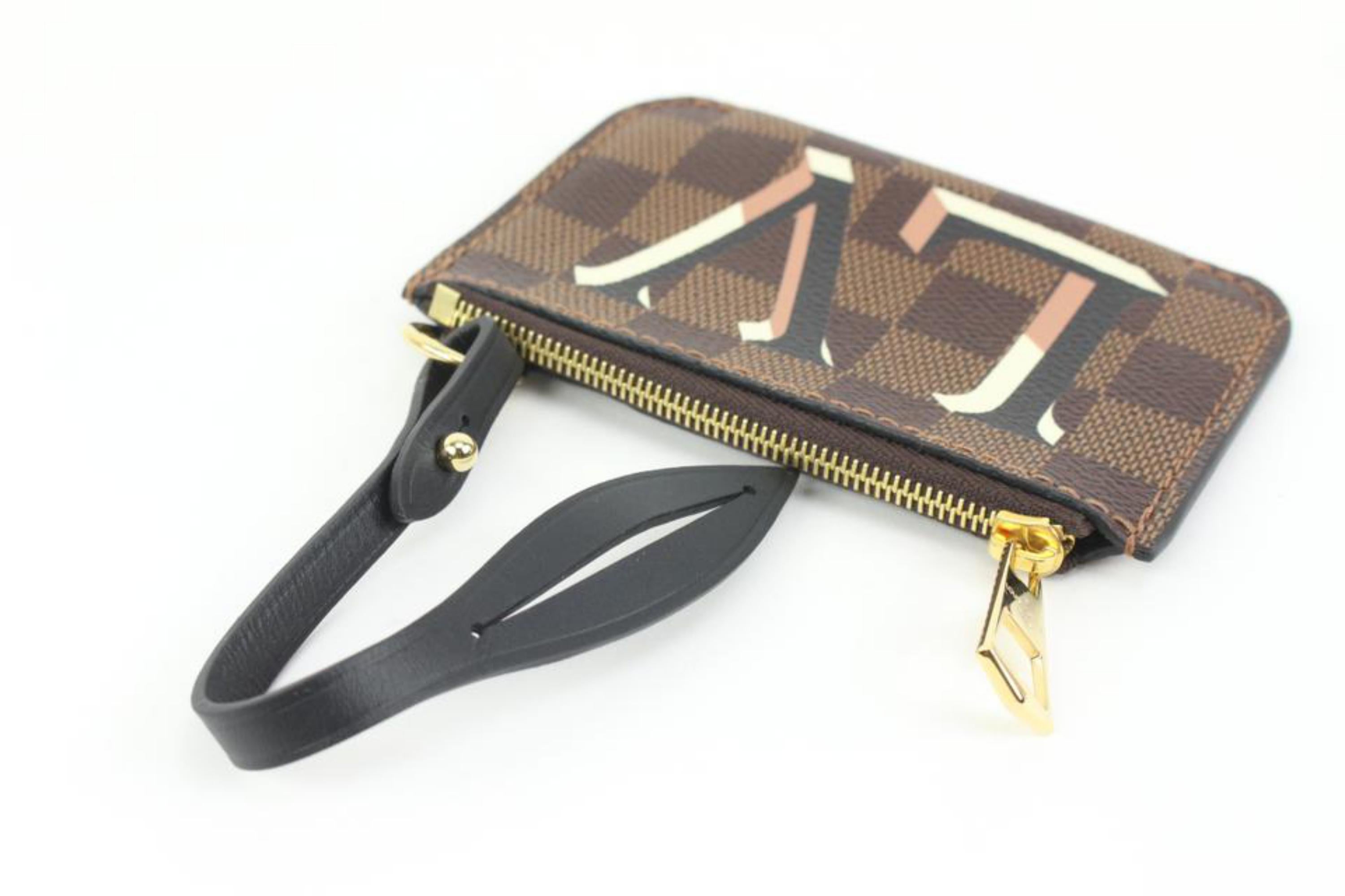 Louis Vuitton Brown x Pink Damier Ebene LV Logo Pochette 91lk412s In Excellent Condition For Sale In Dix hills, NY