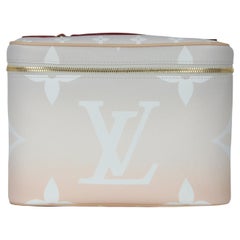 LOUIS VUITTON BY THE POOL NICE BB VANITY CASE GIANT MONOGRAM TOILETRY  COSMETIC