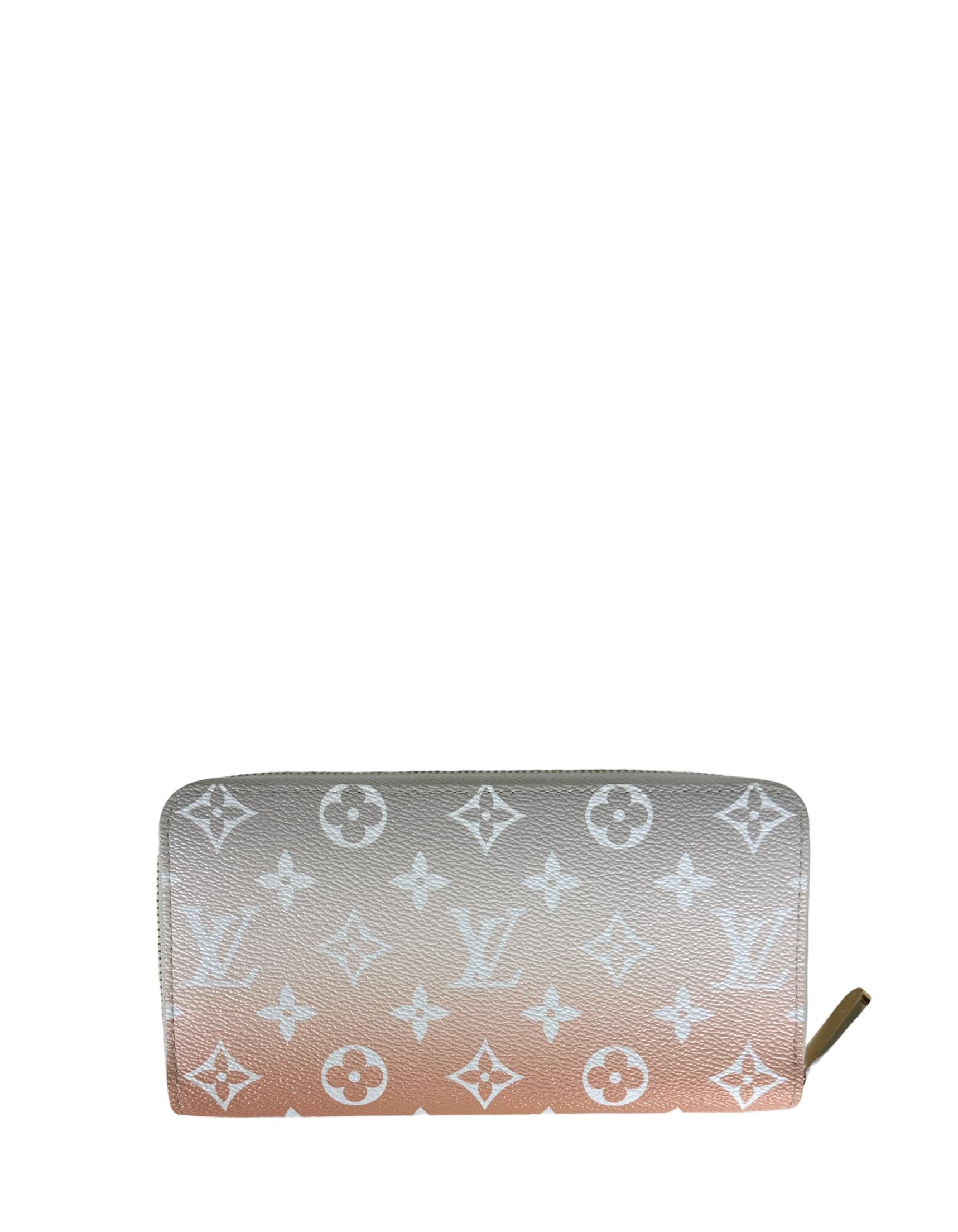 Louis Vuitton Brume Monogram Giant By The Pool Zippy Wallet

Made In: Spain
Year of Production: 2021
Color: Bume
Hardware: Goldtone
Materials: Coated canvas
Lining: Leather 
Closure/Opening: Zip around
Exterior Pockets: None
Interior Pockets: Eight