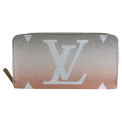 Portefeuille zippé Louis Vuitton Brume Monogram Giant By The Pool