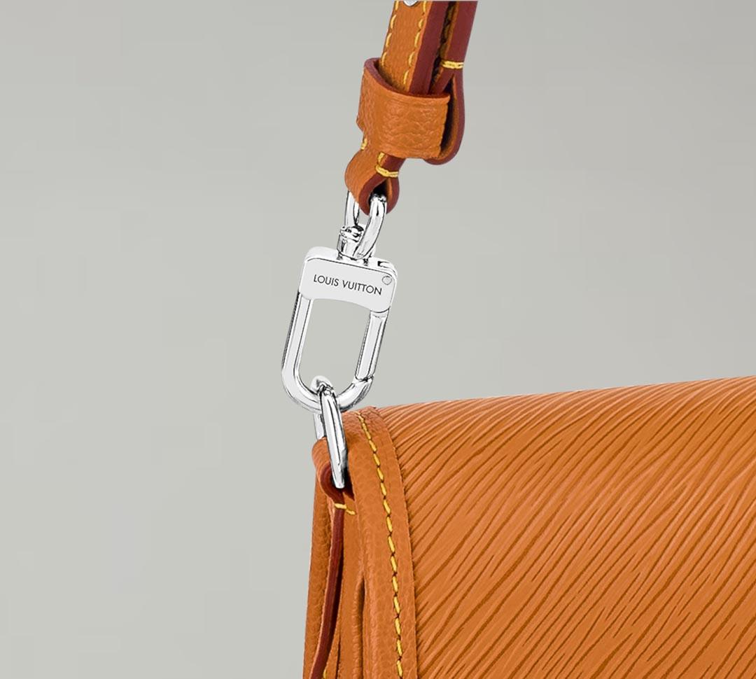 Louis Vuitton Buci bag Golden Honey Grained Epi cowhide leather For