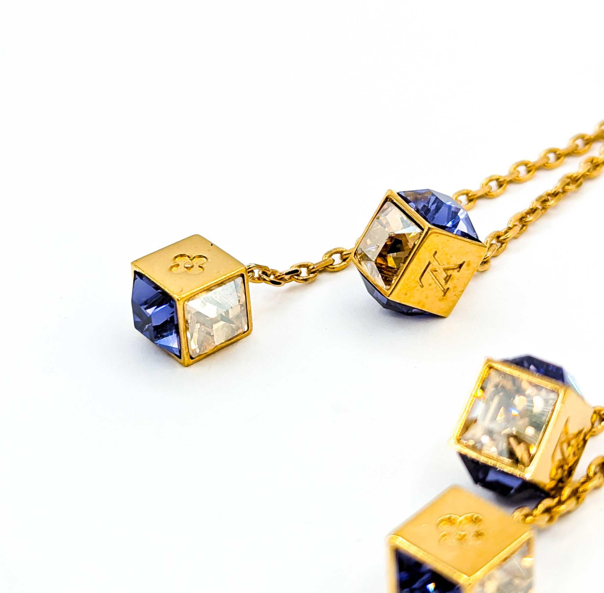 Discover Timeless Elegance with Louis Vuitton Earrings

Elevate your style with these exquisite pre-owned Louis Vuitton Bucre d'Oreille Pandan Gamble Earrings. Crafted with meticulous attention to detail, these earrings are a testament to the iconic