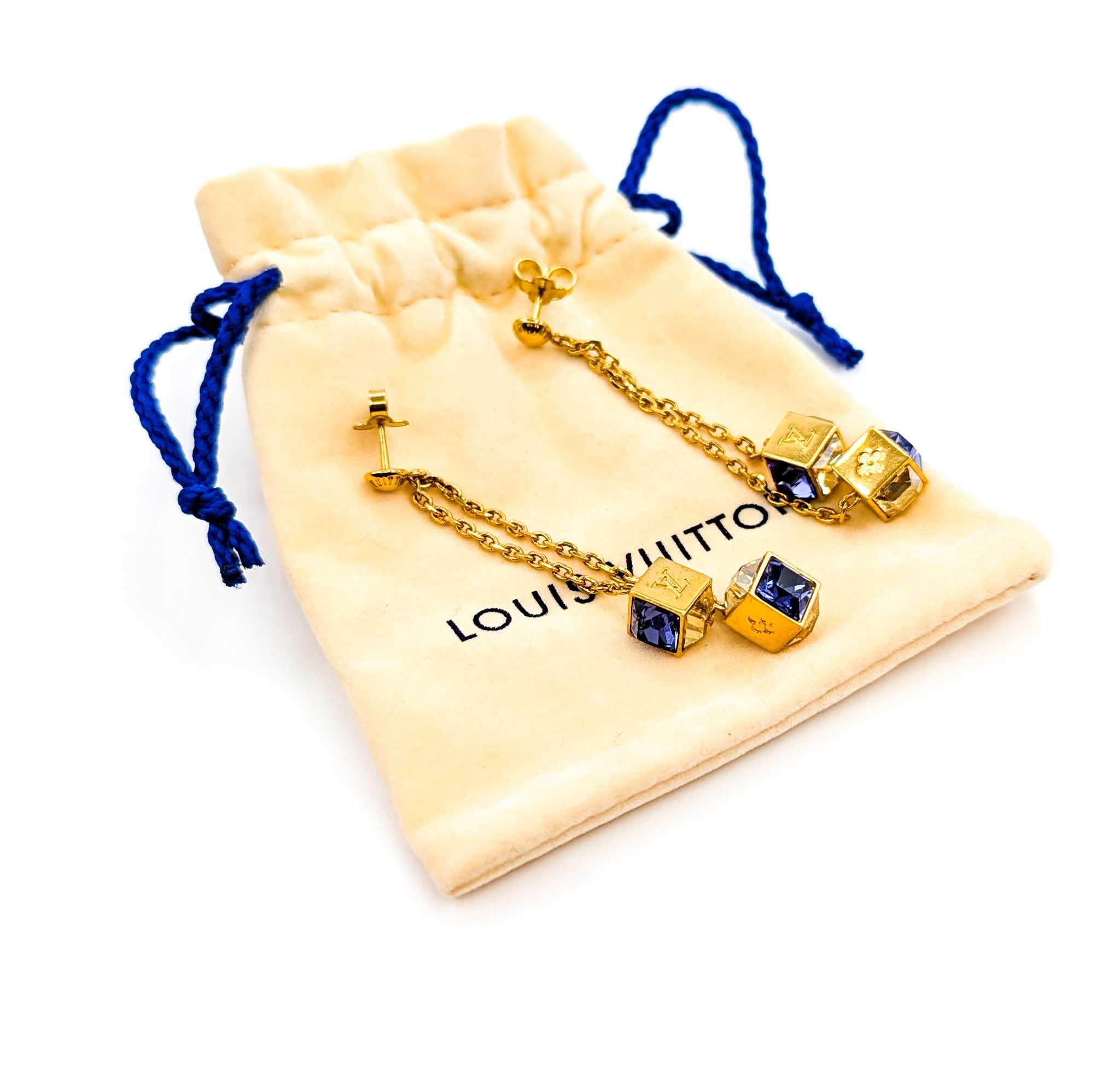 Modern Louis Vuitton Buci d'Oreille Pandan Gamble Earrings For Sale