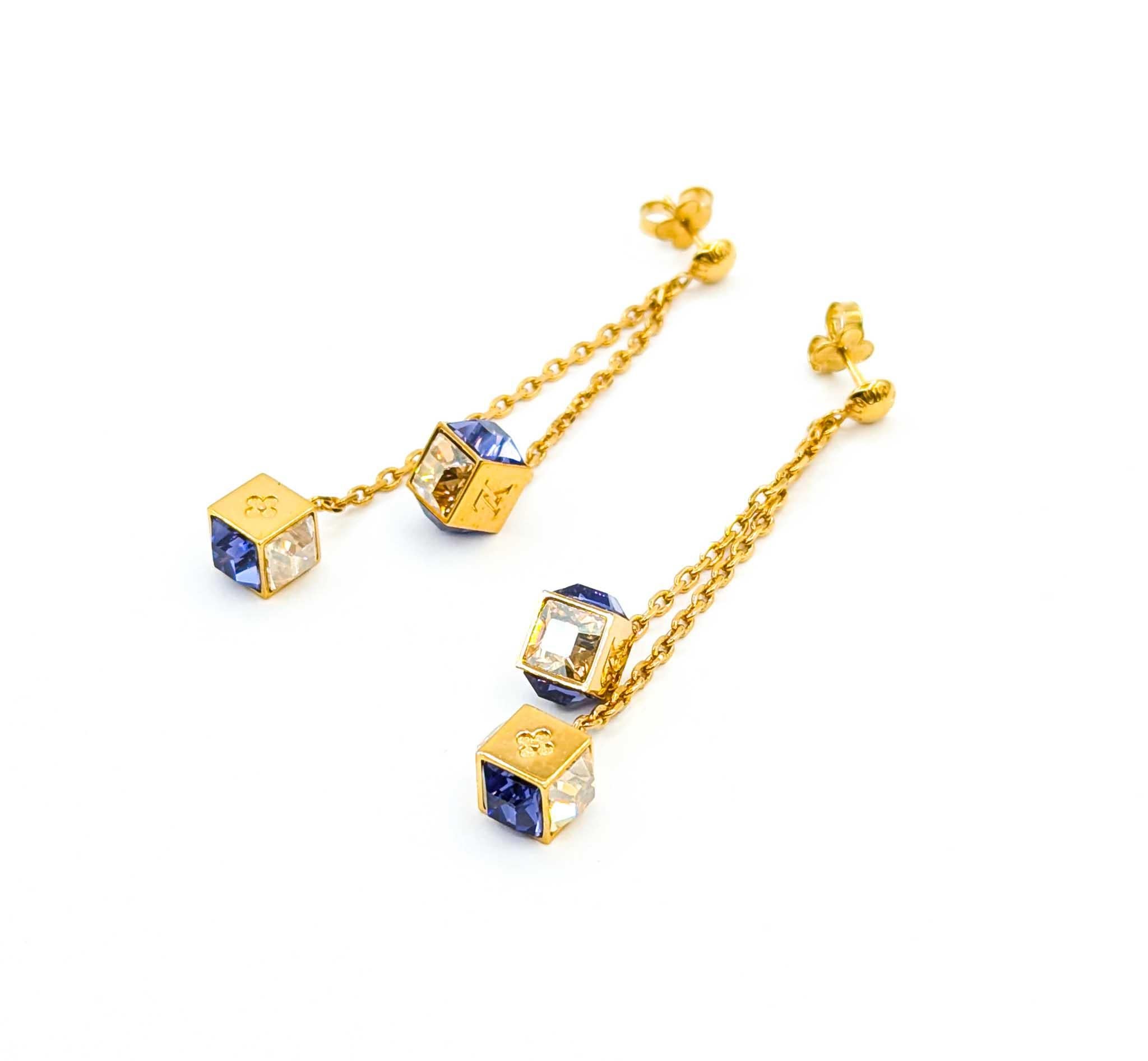 Louis Vuitton Buci d'Oreille Pandan Gamble Earrings For Sale 1