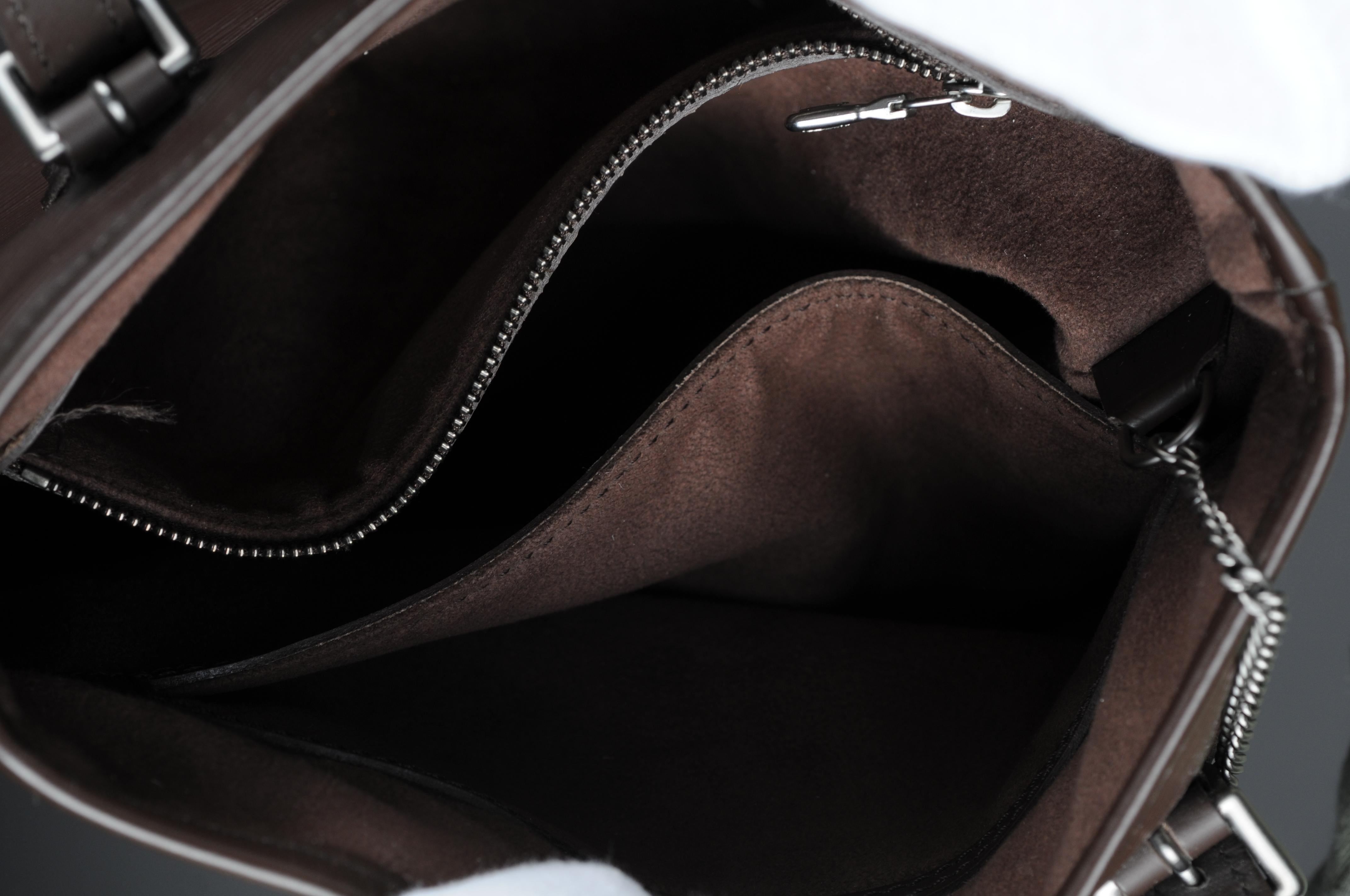 Louis Vuitton Bucket Bag PM brown Epi  For Sale 11