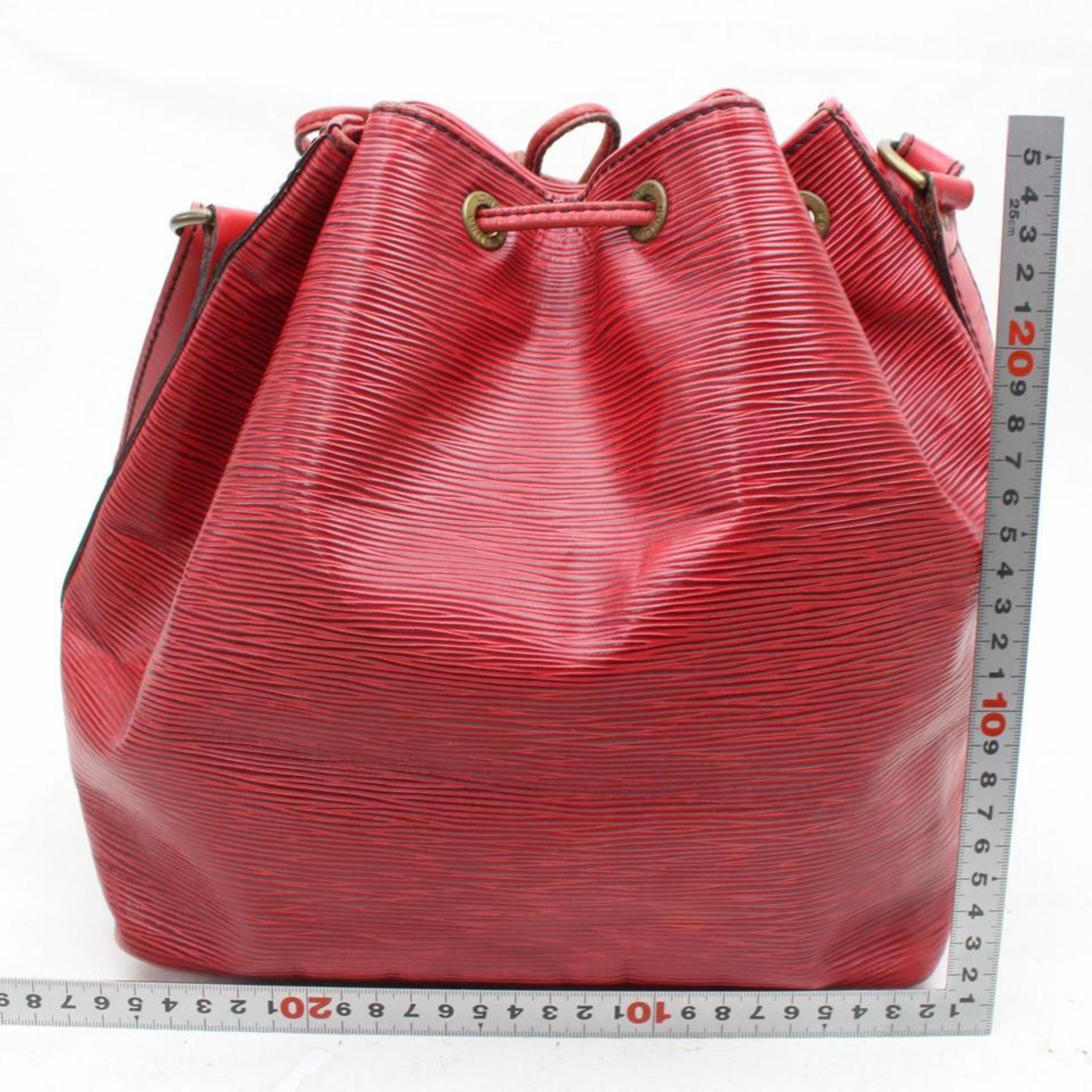 Women's Louis Vuitton Bucket Epi Petit Noe Drawstring Hobo 869175 Red Leather Shoulder B For Sale