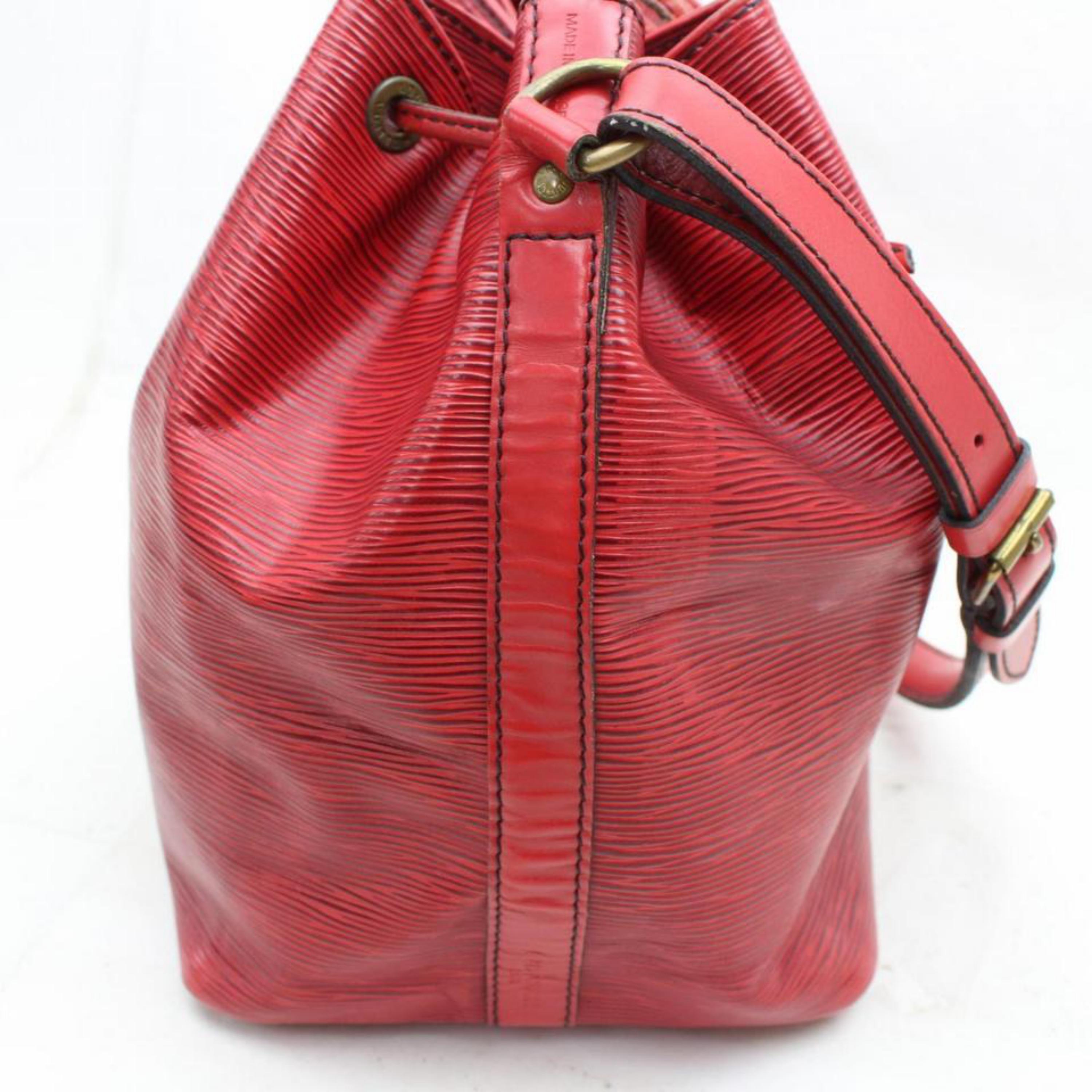 Louis Vuitton Bucket Epi Petit Noe Drawstring Hobo 869175 Red Leather Shoulder B For Sale 4