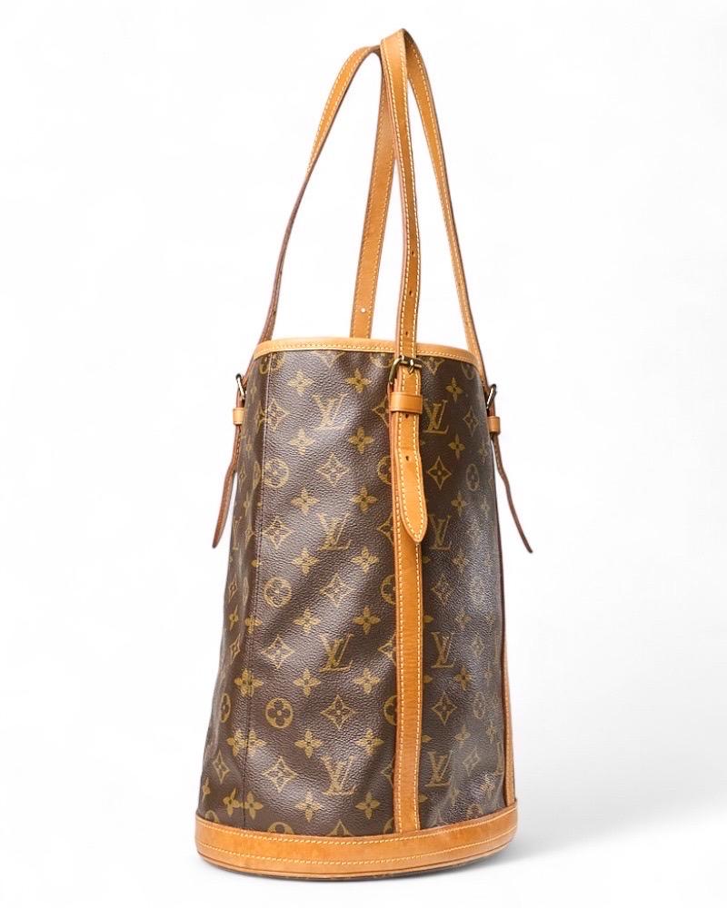 Louis Vuitton Bucket GM Monogram In Good Condition For Sale In Torre Del Greco, IT