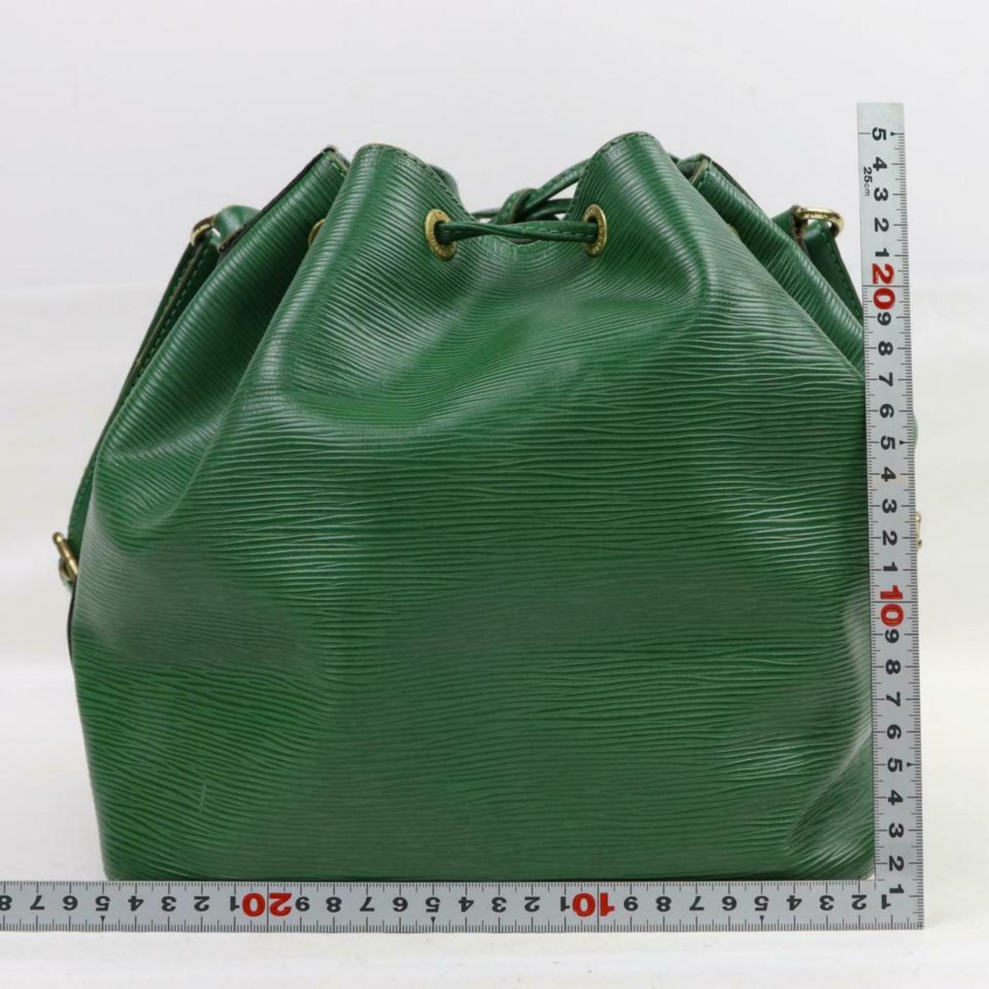 Women's Louis Vuitton Bucket  Noe Drawstring Hobo 870223 Green Leather Shoulder Bag For Sale