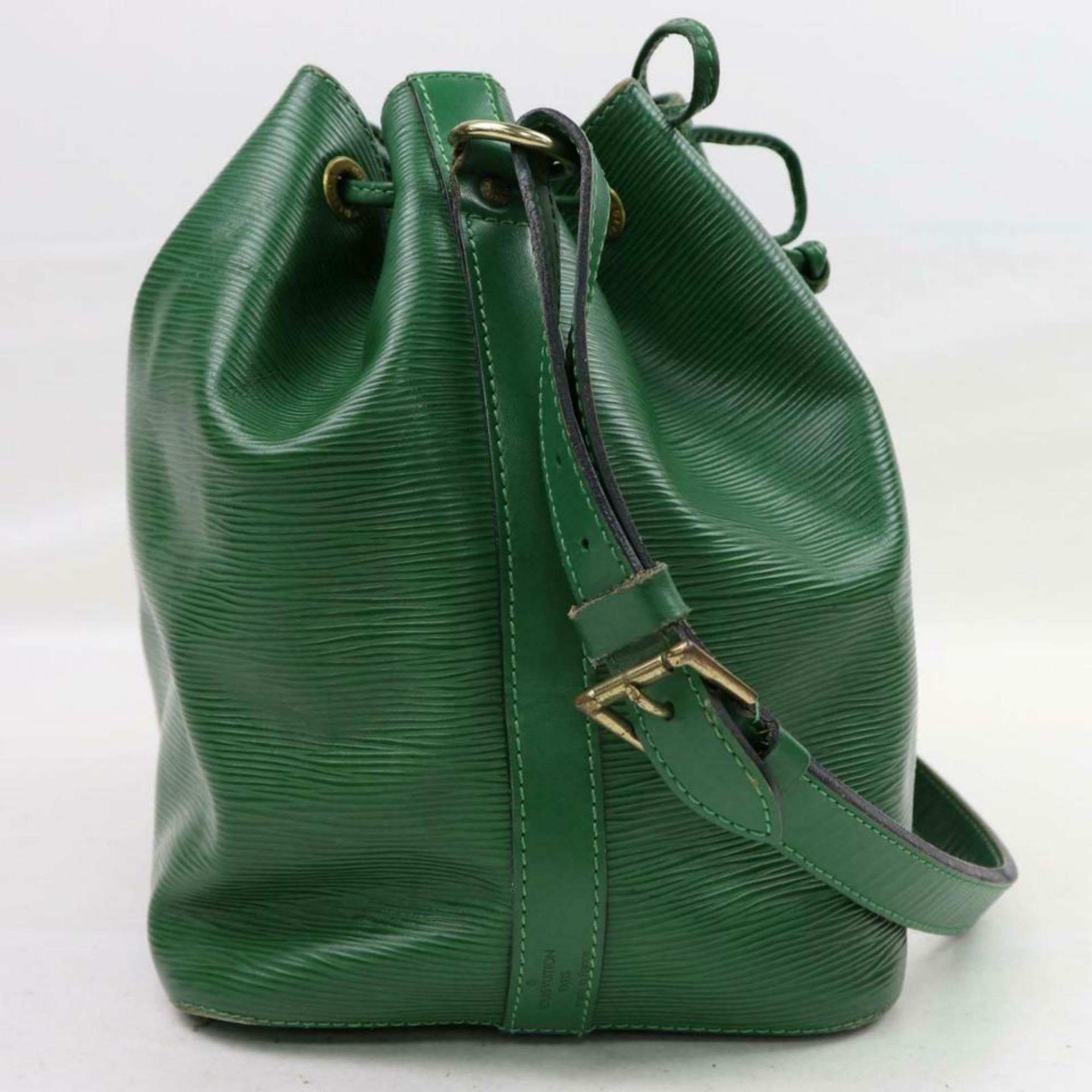 Louis Vuitton Bucket  Noe Drawstring Hobo 870223 Green Leather Shoulder Bag For Sale 2