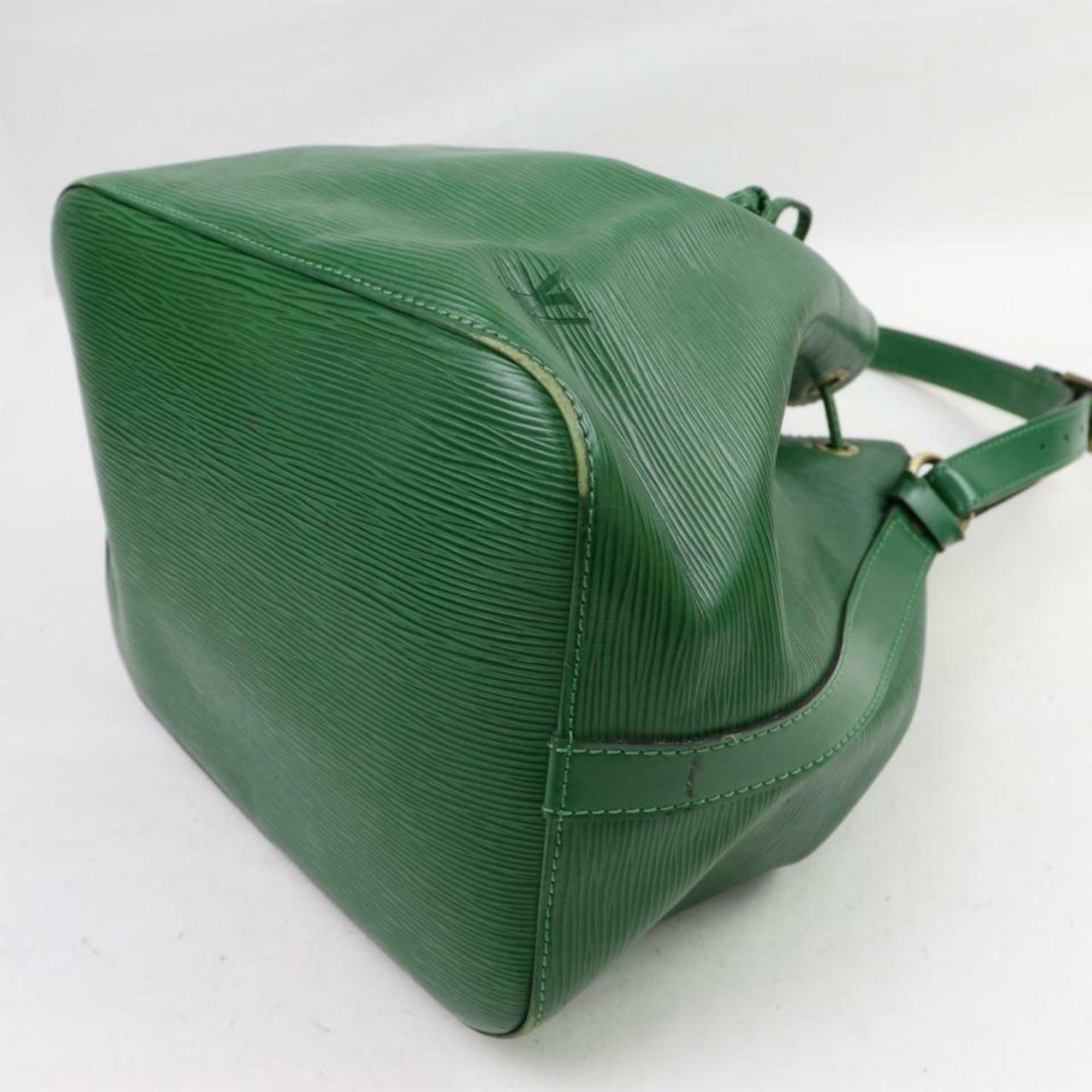Louis Vuitton Bucket  Noe Drawstring Hobo 870223 Green Leather Shoulder Bag For Sale 4