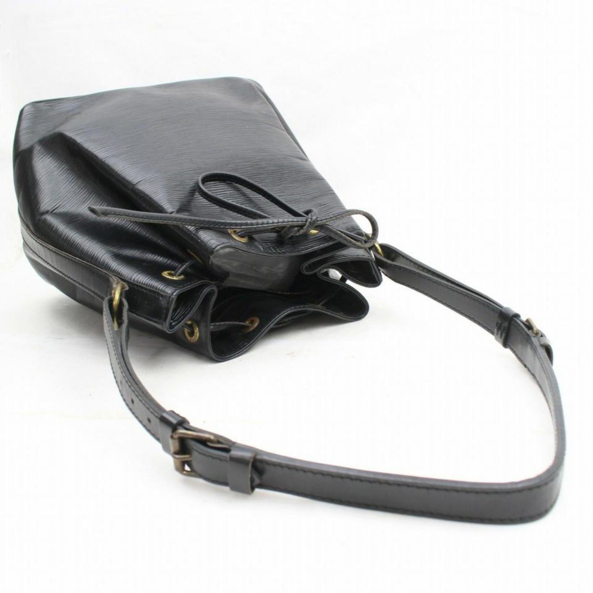 Louis Vuitton Bucket Noir Petit  Hobo 869851 Black Leather Shoulder Bag For Sale 1