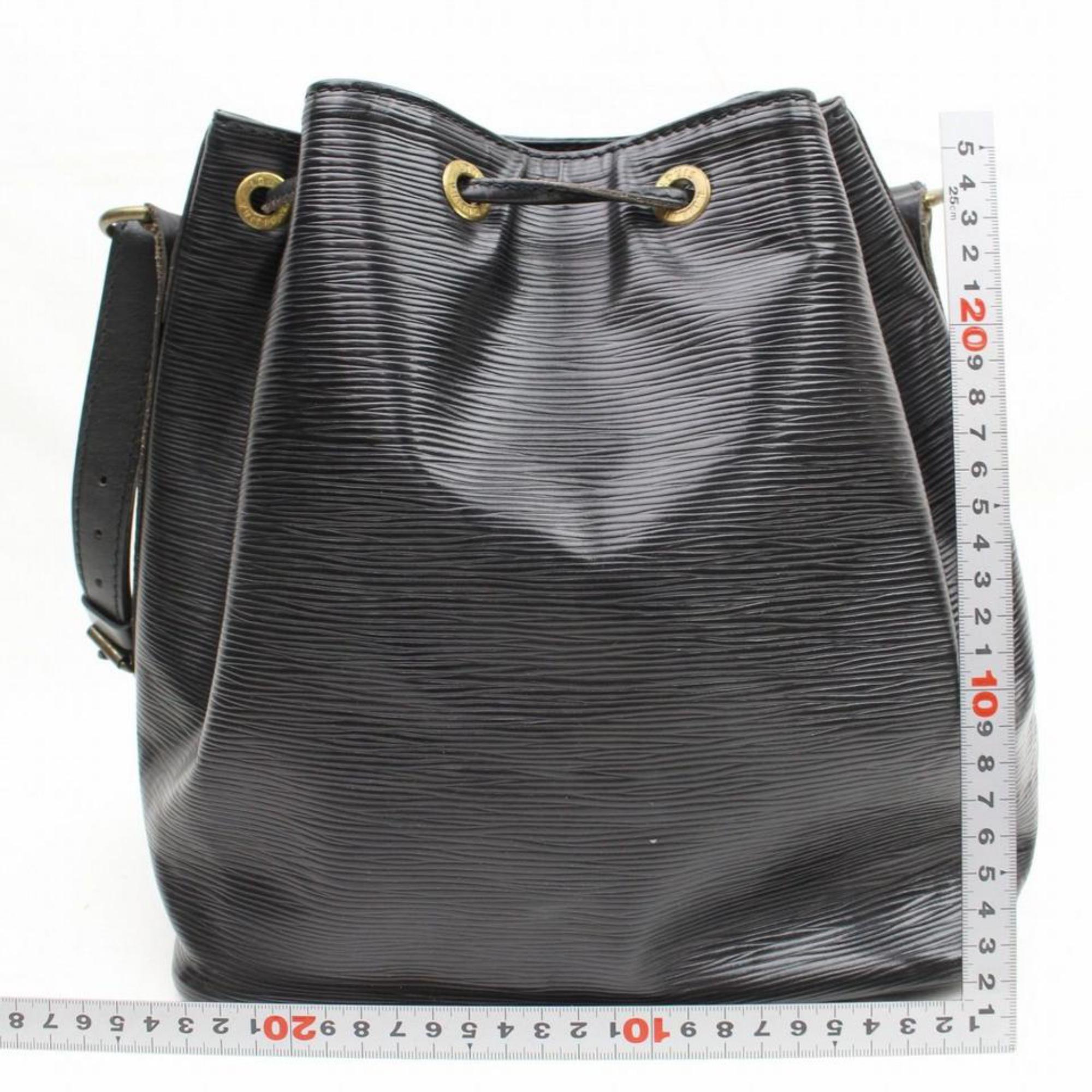 Louis Vuitton Bucket Noir Petit  Hobo 869851 Black Leather Shoulder Bag For Sale 2