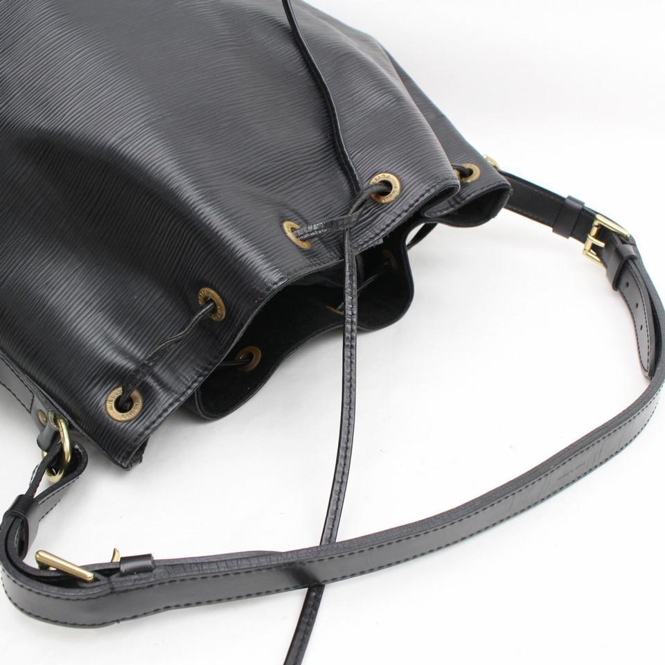 Louis Vuitton Bucket Petit Noe Drawstring 868454 Black Leather Shoulder Bag For Sale 3