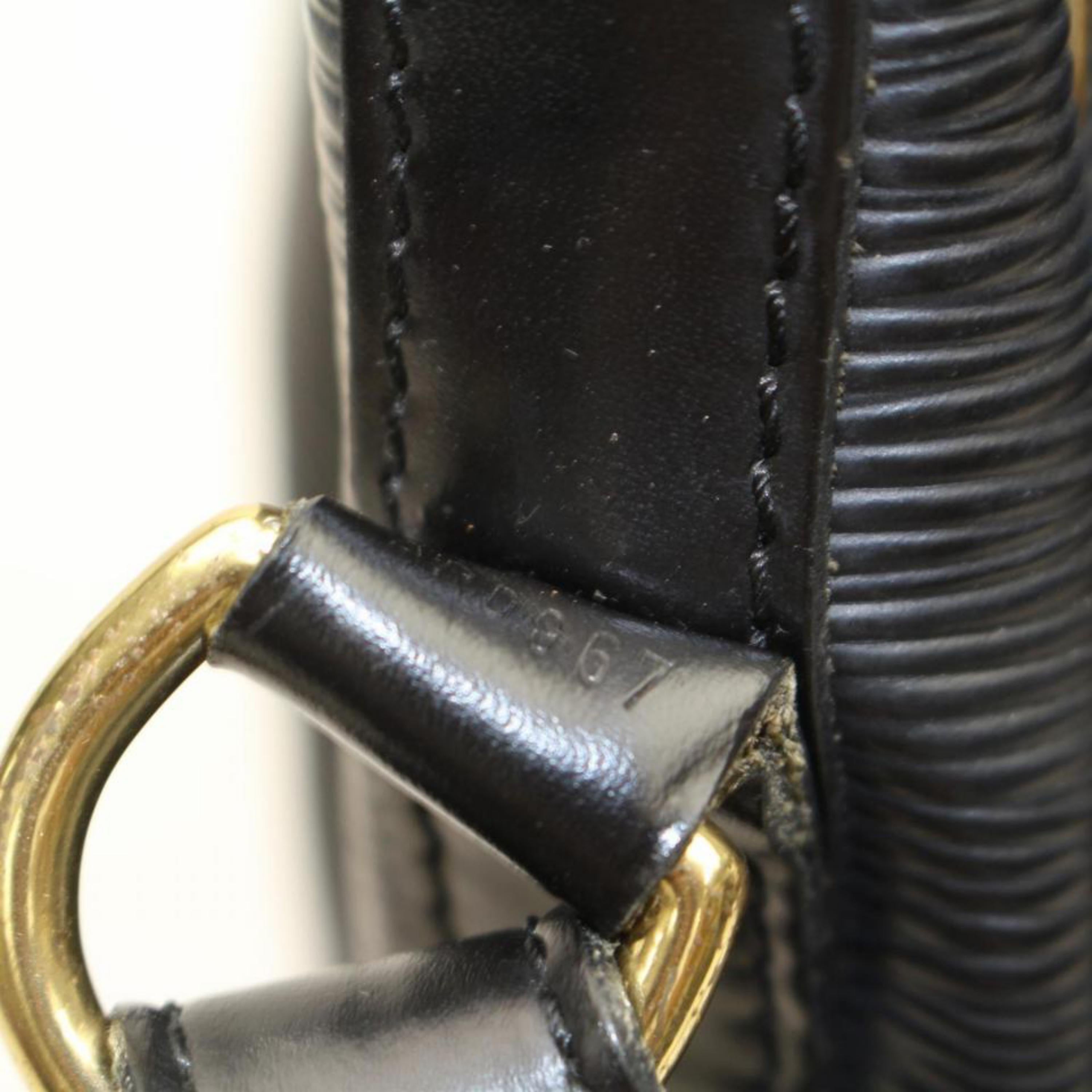 Louis Vuitton Bucket Petit Noe Drawstring 868454 Black Leather Shoulder Bag In Good Condition For Sale In Forest Hills, NY