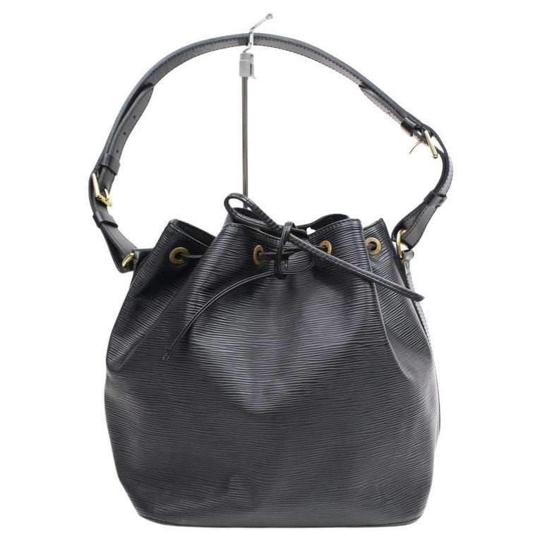 Louis Vuitton Bucket Petit Noe Drawstring 868454 Black Leather Shoulder Bag  For Sale at 1stDibs