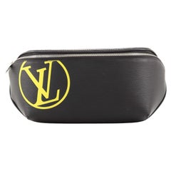 Louis Vuitton - Sac à main « Bum » en cuir épi initiales