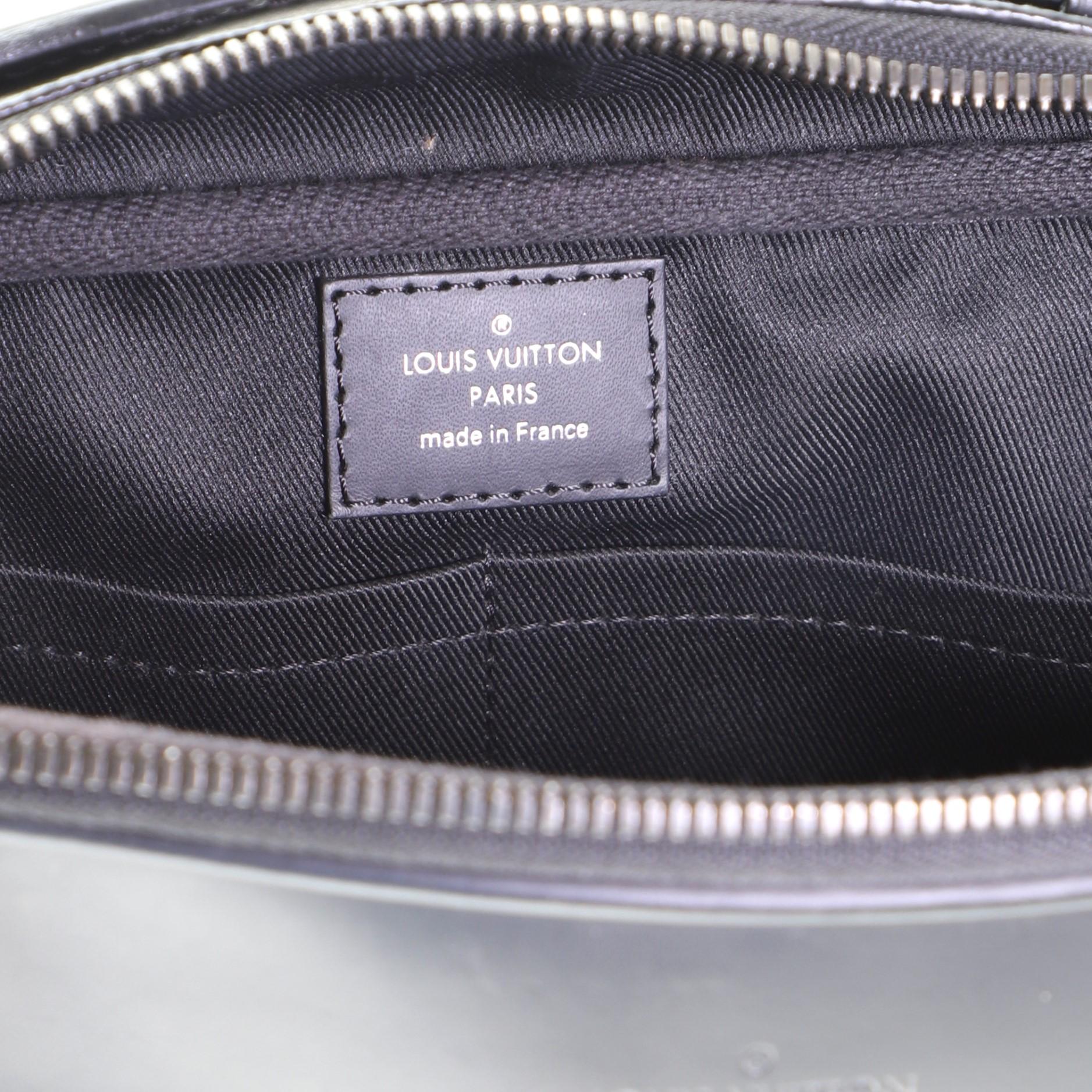 Louis Vuitton Umhängetasche mit Monogramm Eclipse aus Segeltuch 2