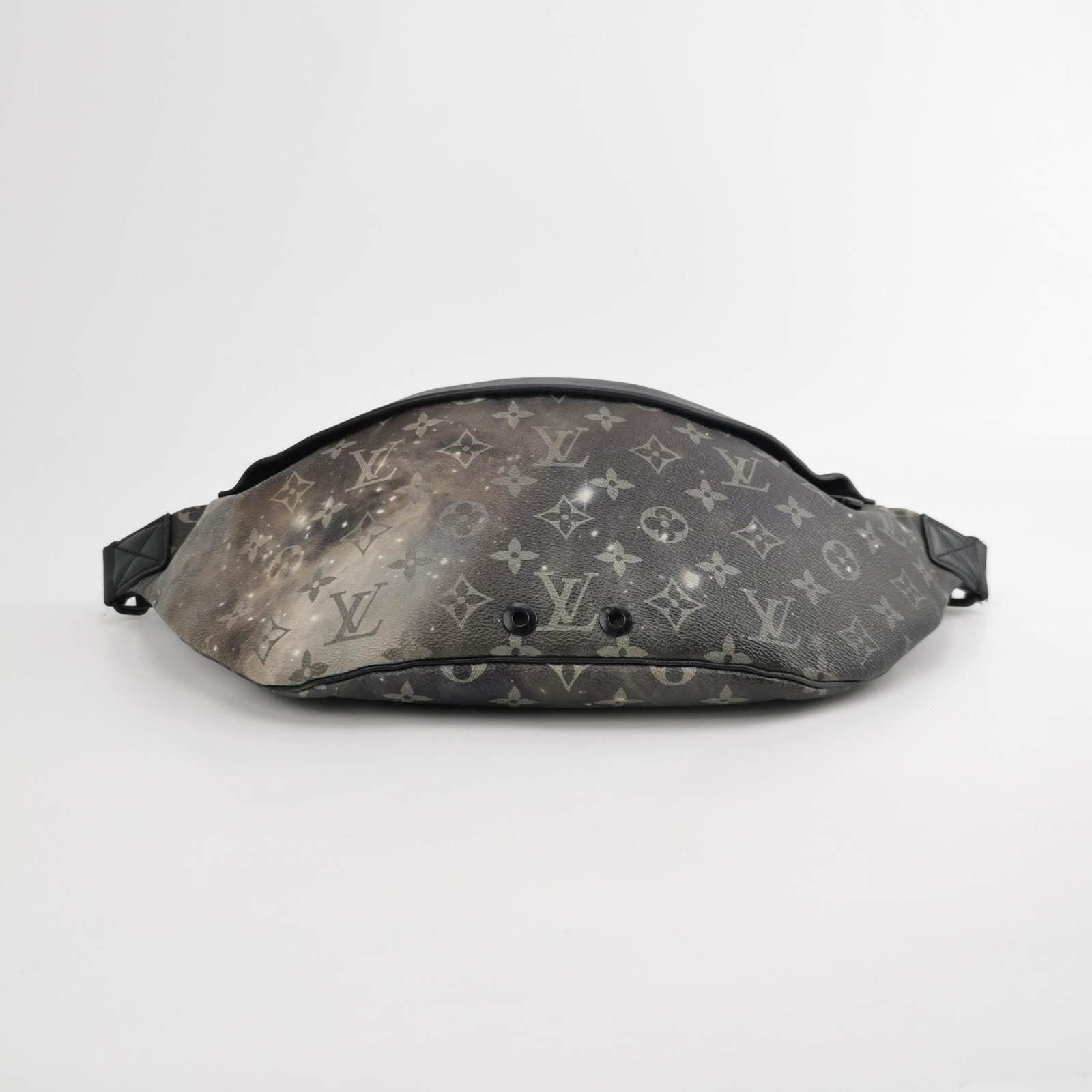 Louis Vuitton Bumbag 2019 Monogram Galaxy Discovery Black 1