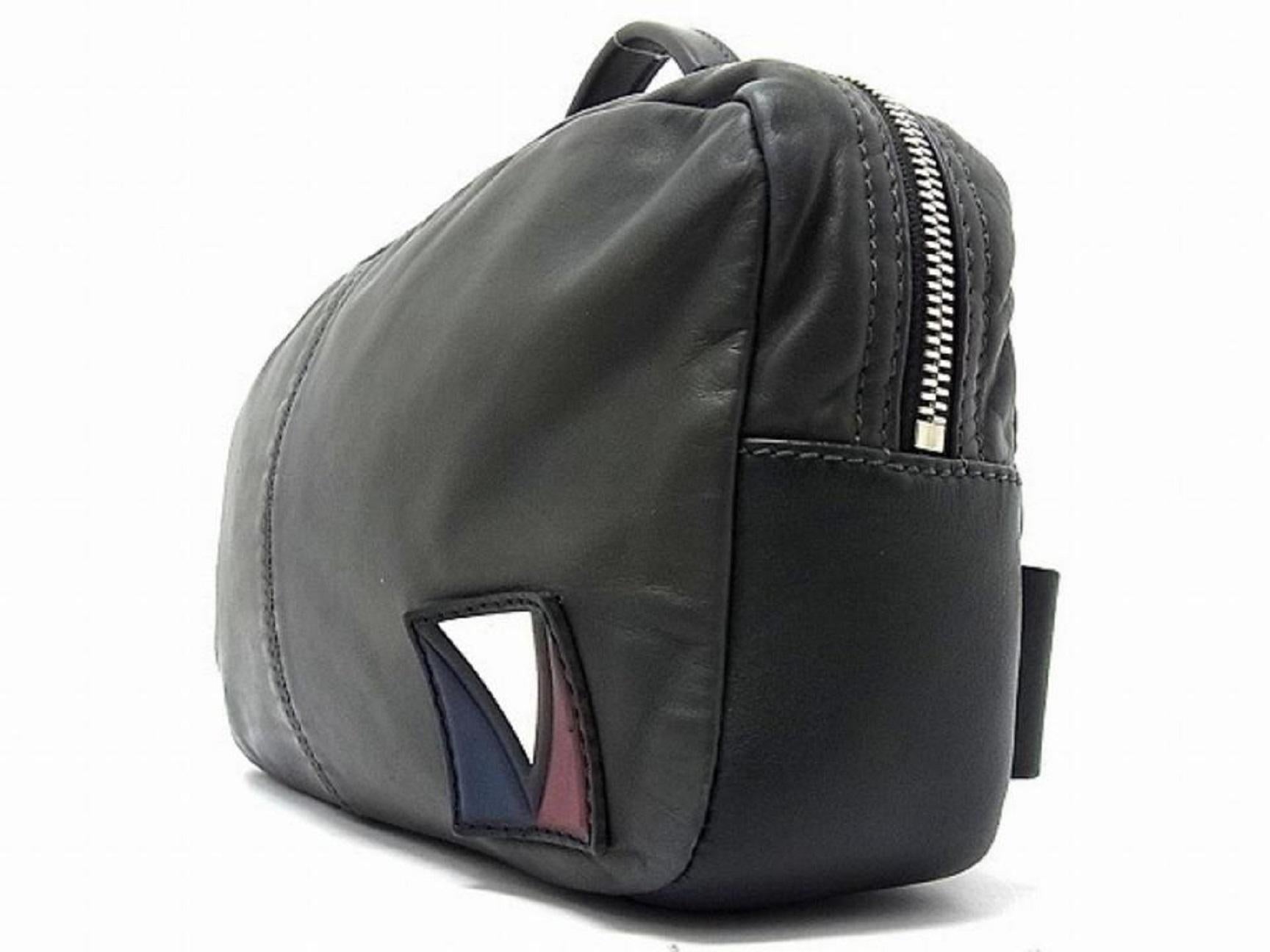 Louis Vuitton Bumbag Gaston V Line Fast Fanny Pack Banana 237494 Grey Weekend 2