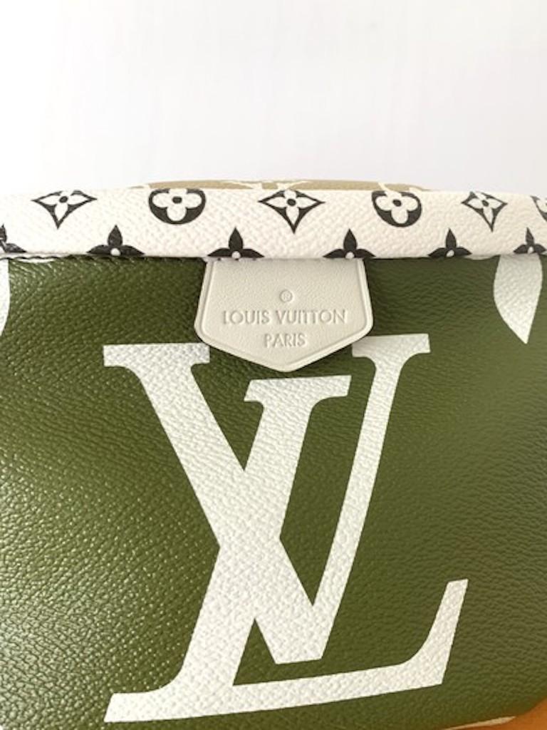 Beige Louis Vuitton Bumbag Limited Runway Giant Monogram Khaki 870427 Green Canvas 
