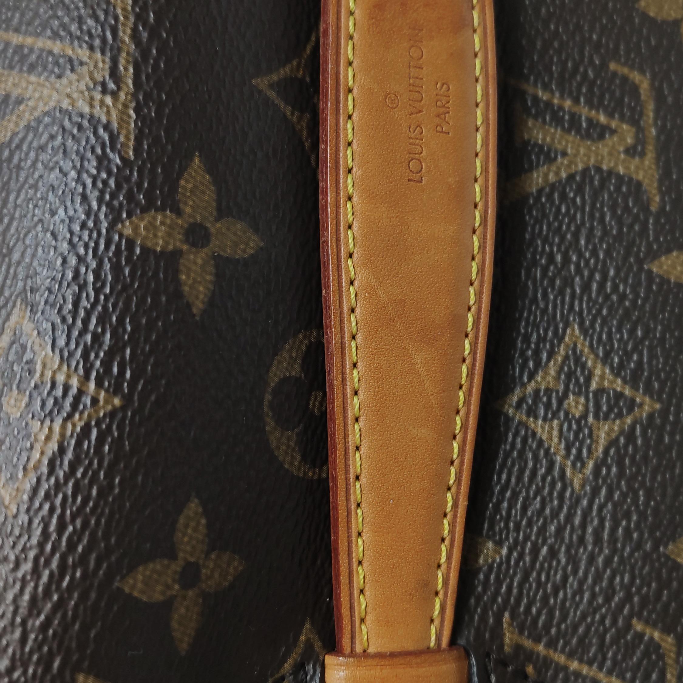 Louis Vuitton Gürteltasche Monogram Braun im Angebot 9