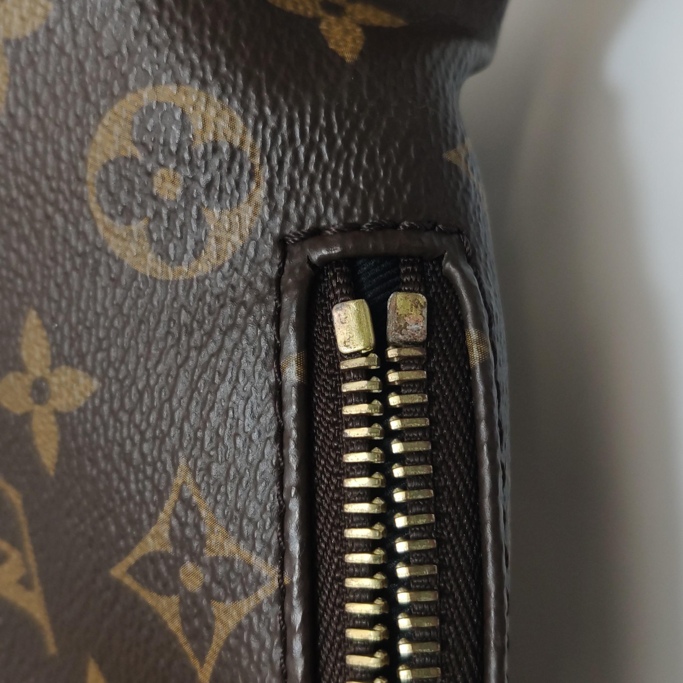 Louis Vuitton Gürteltasche Monogram Braun im Angebot 13