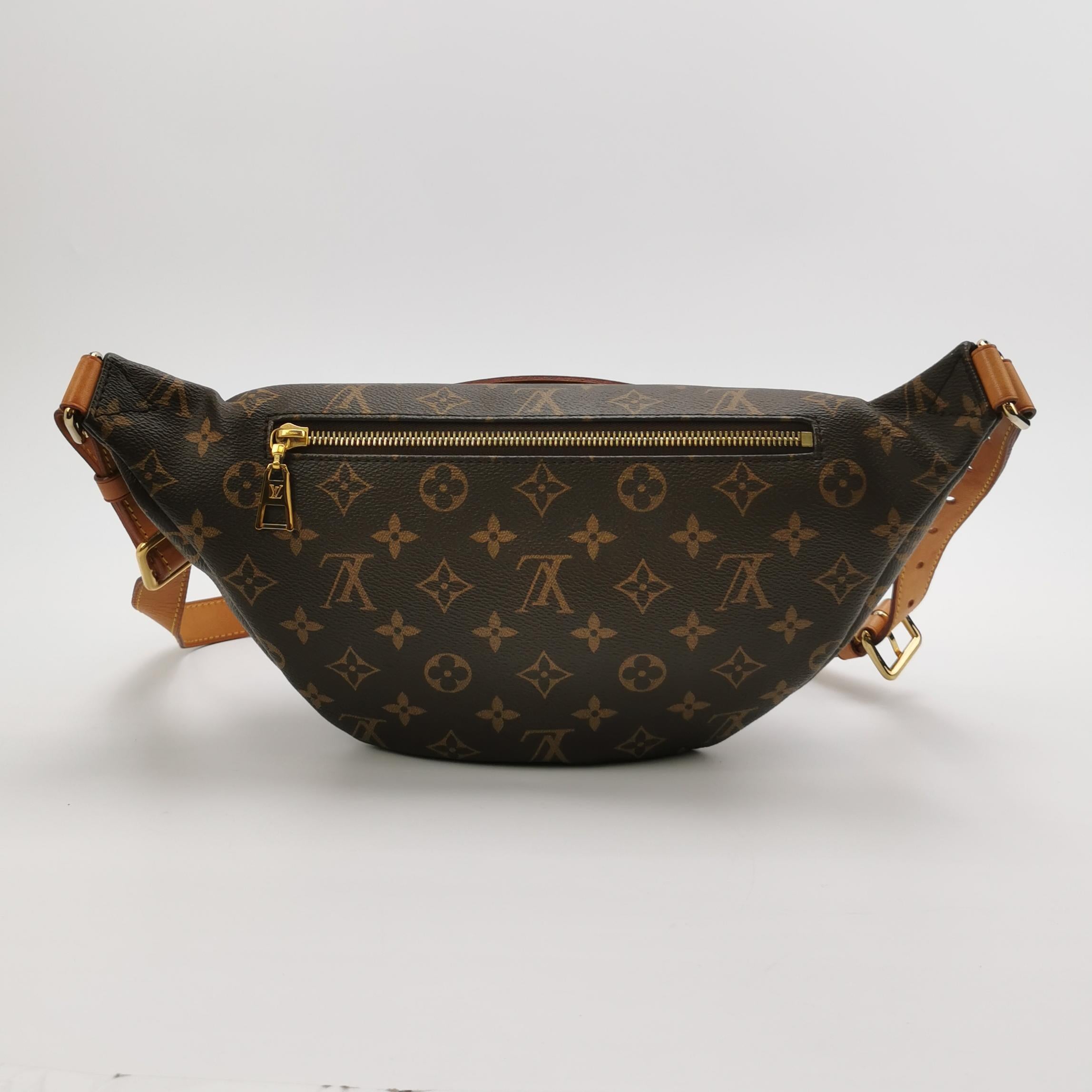 Louis Vuitton Gürteltasche Monogram Braun Damen im Angebot